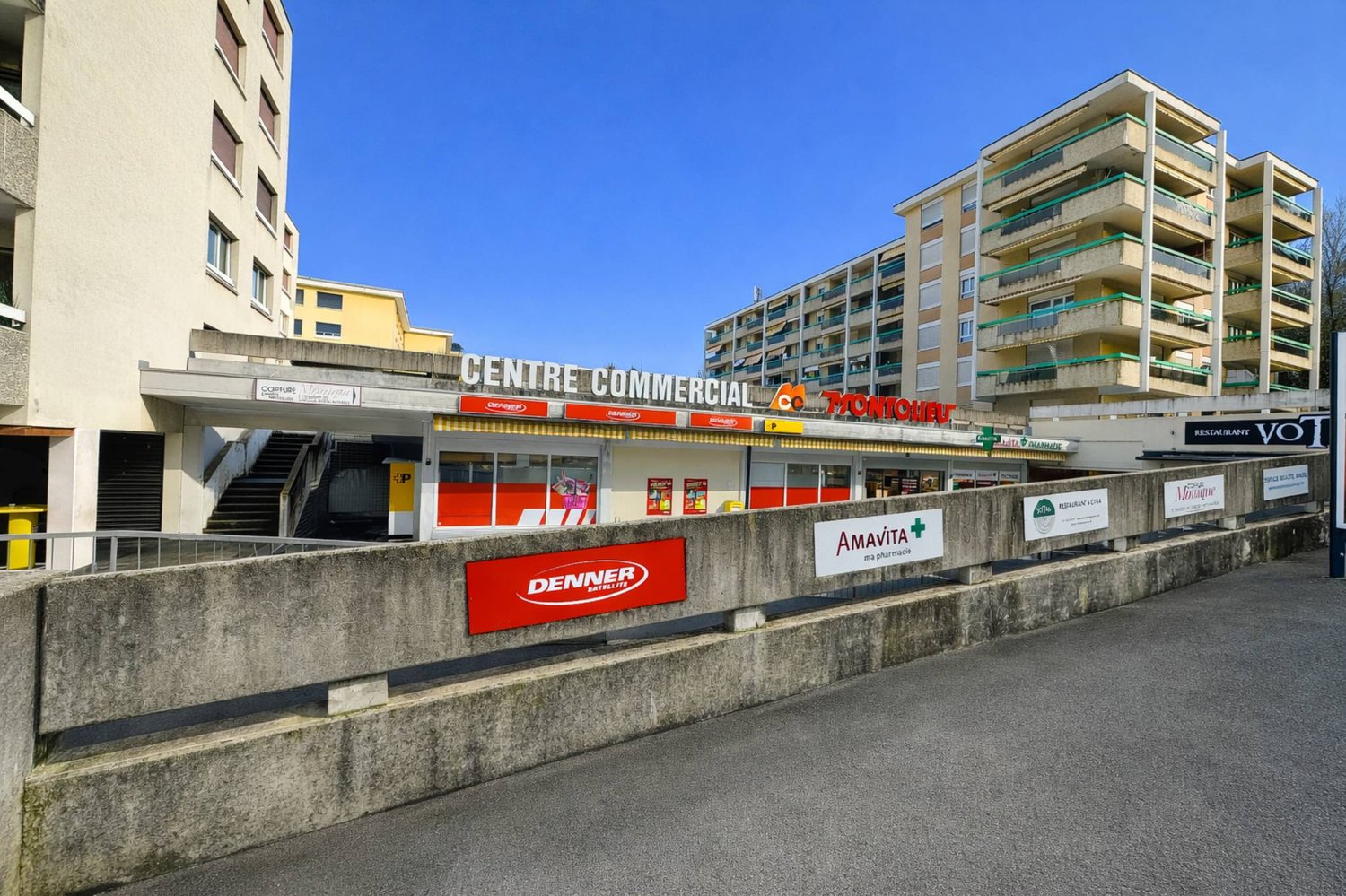 102m² arcade, photo 1 of 3