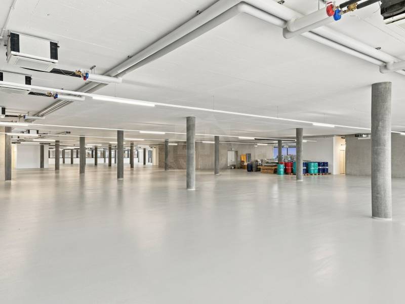 1271m² industrial object