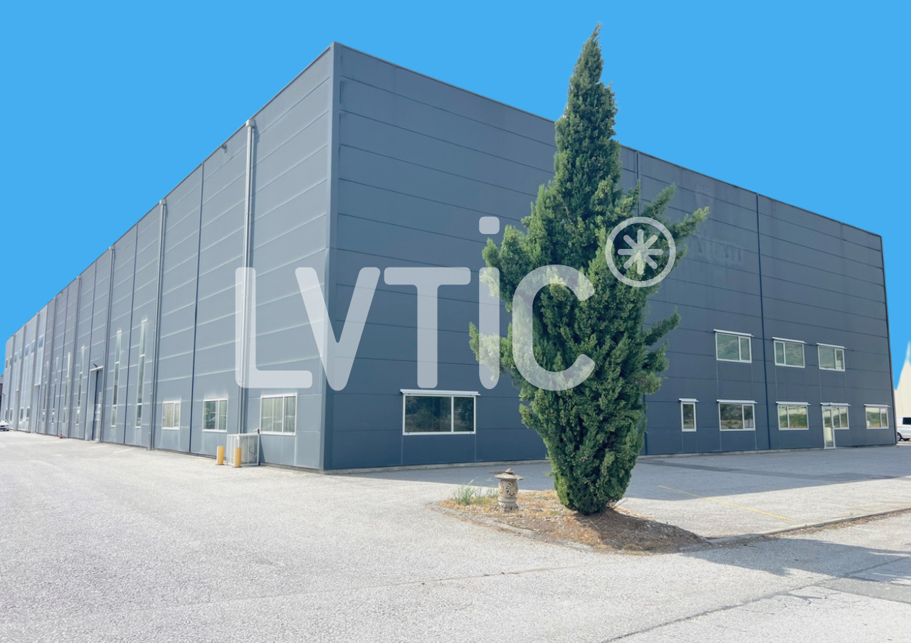 2030m² industrial object, photo 2 of 10