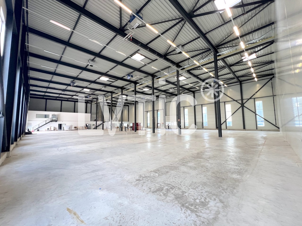 2030m² industrial object, photo 6 of 10