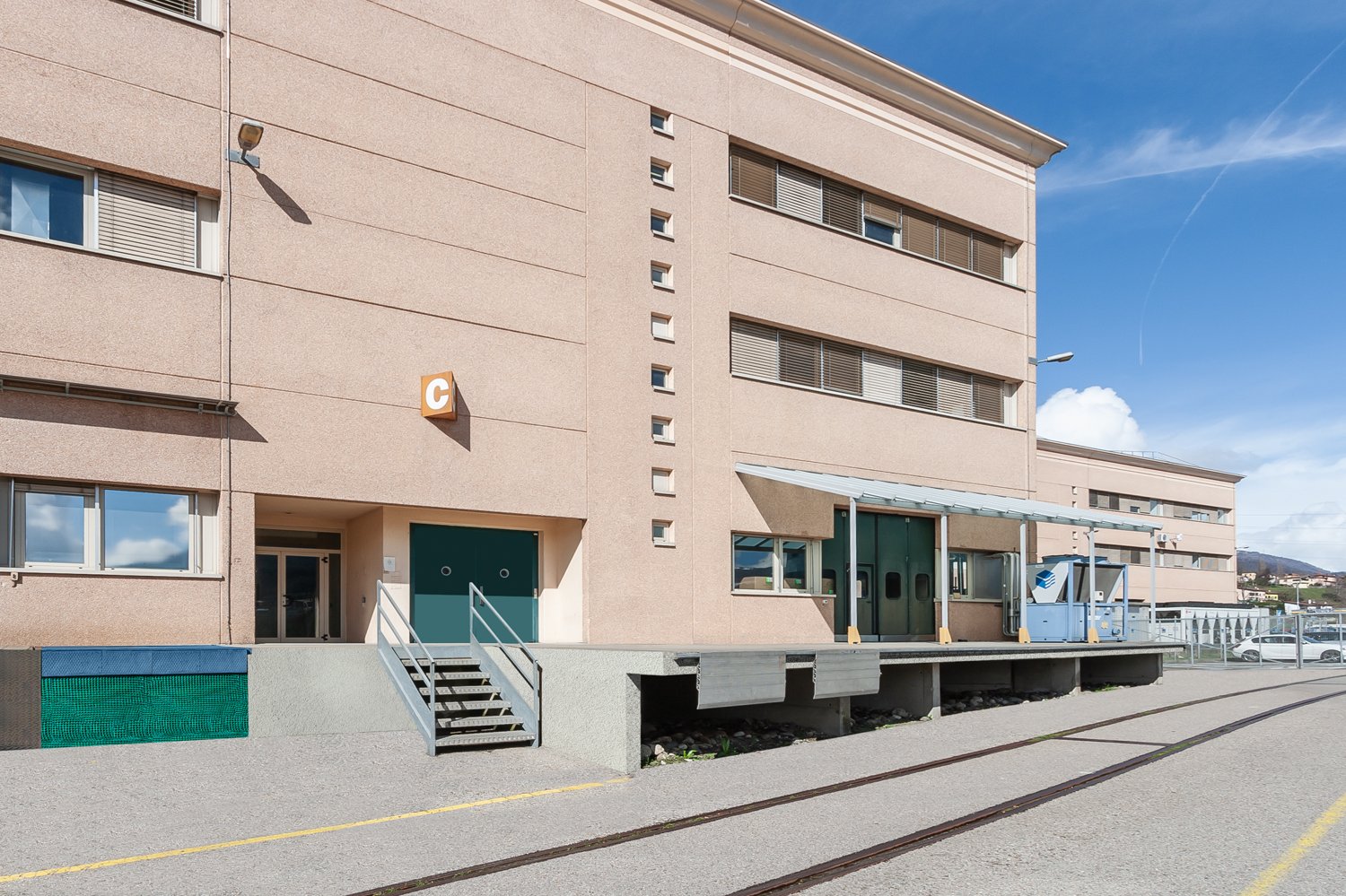600m² industrial object