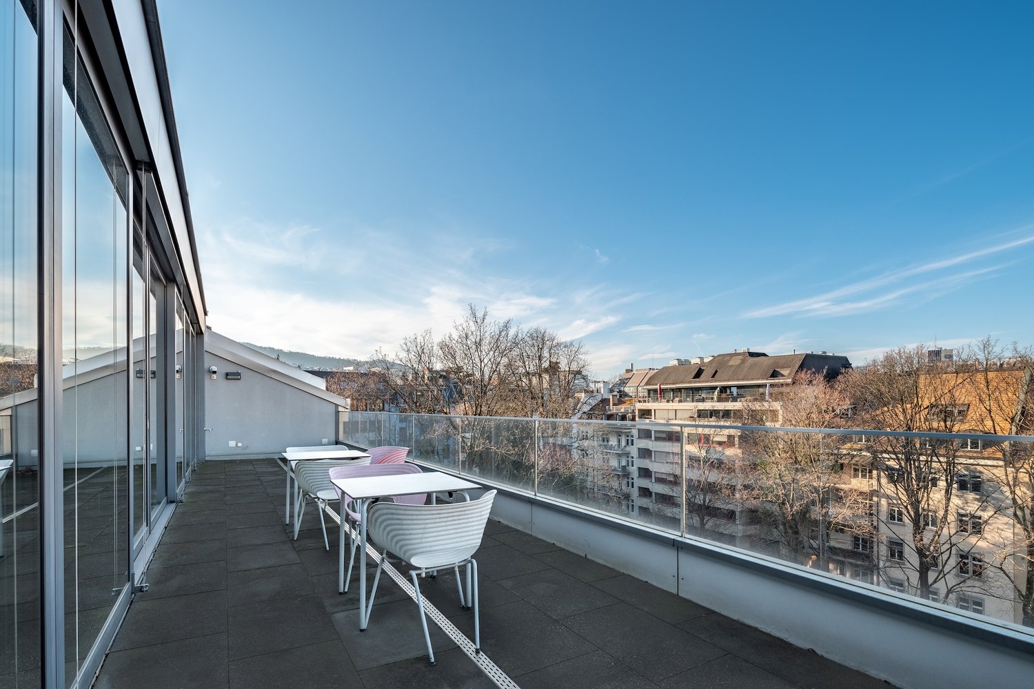 2000m² office, photo 1 of 7