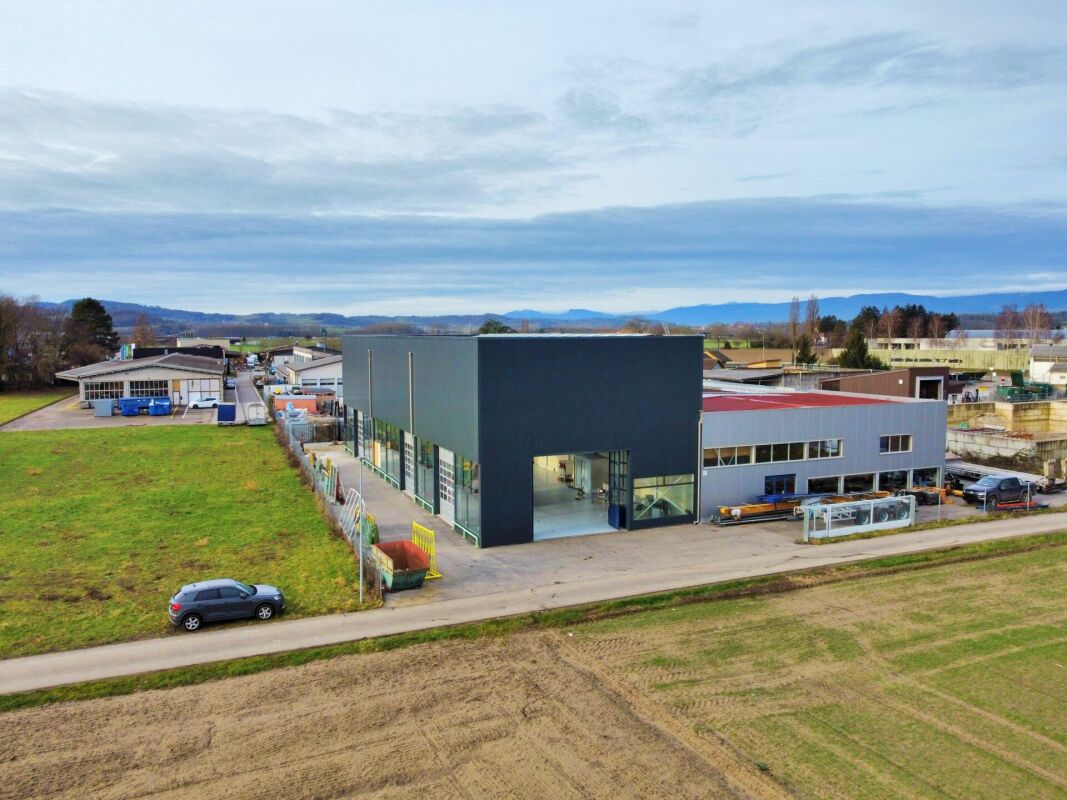 580m² office, photo 1 of 6