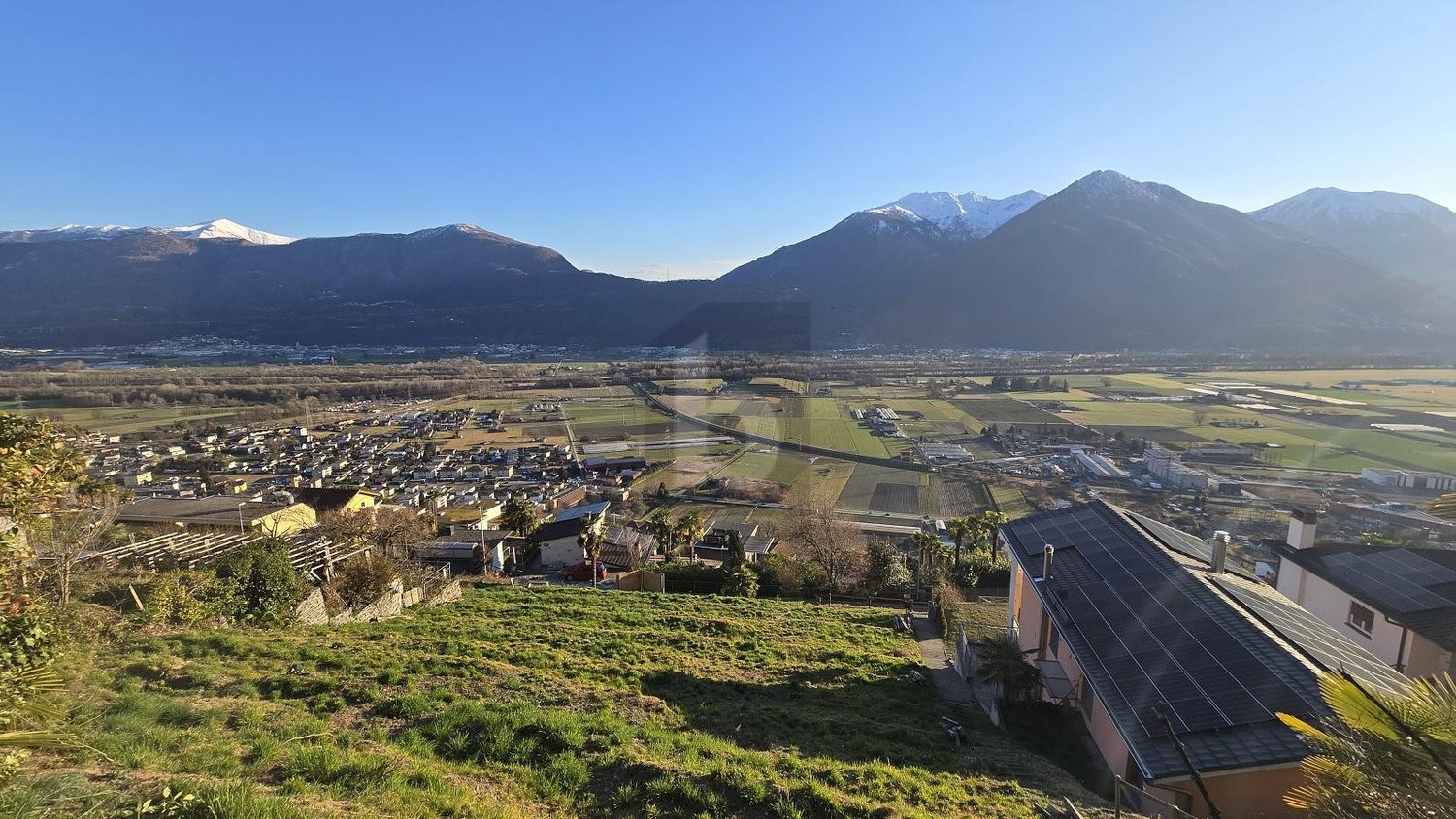 1143m² building land, photo 1 of 4