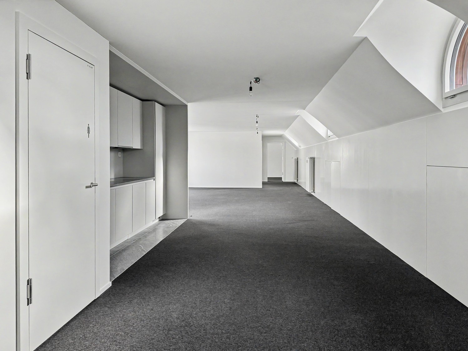 186m² office, photo 3 of 9