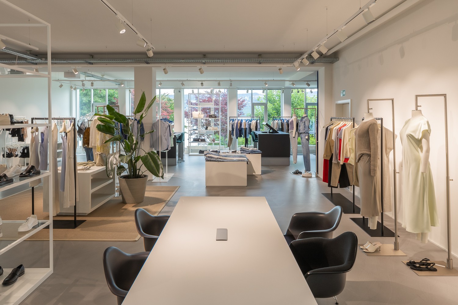 672m² commercial
