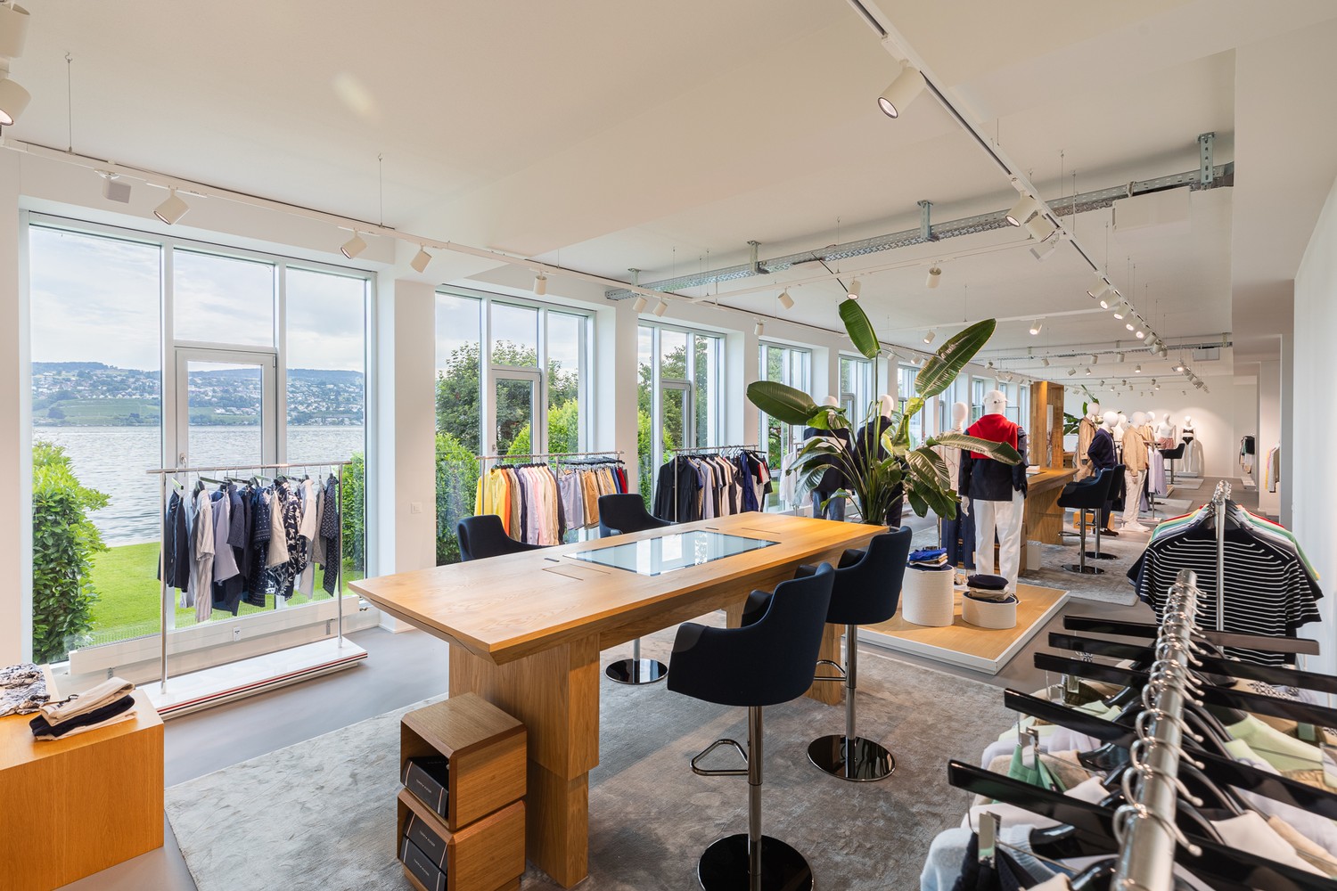 672m² commercial