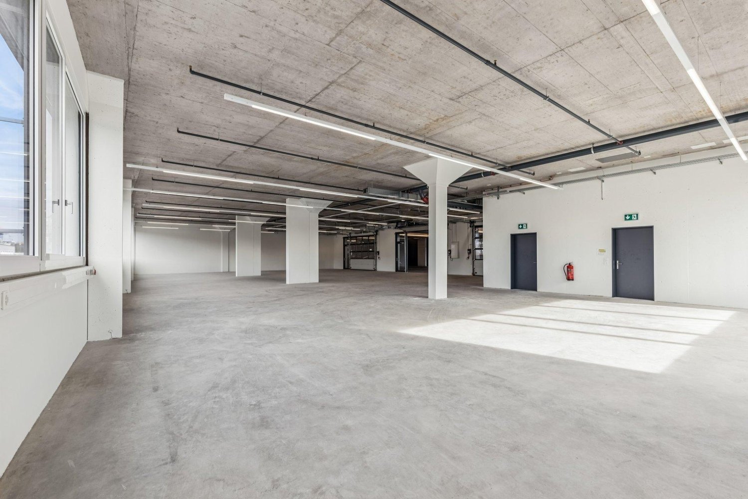 530m² commercial, photo 1 of 10