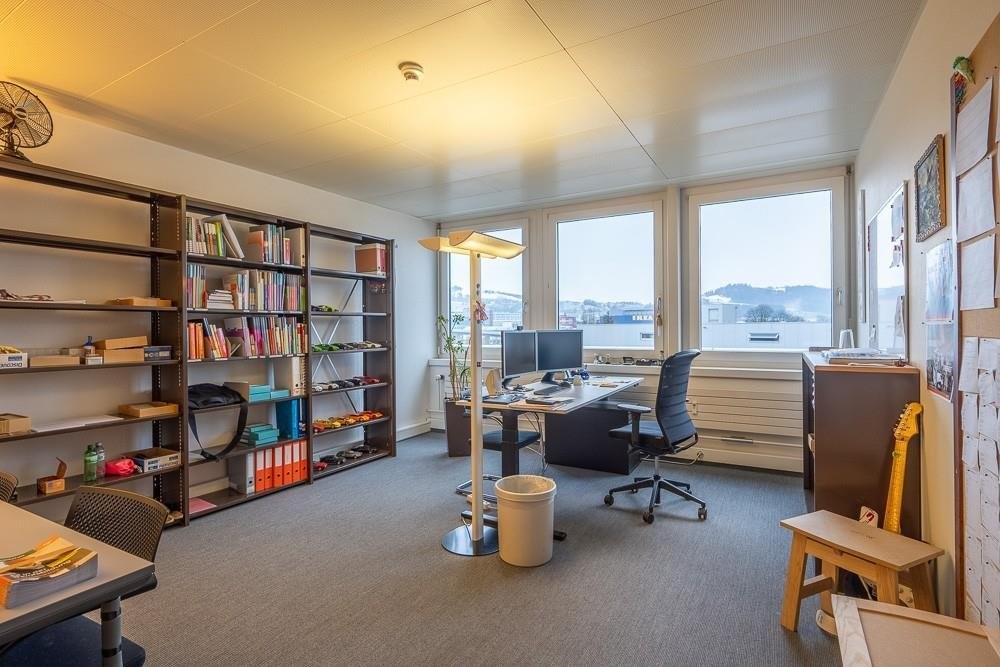 303m² office, photo 6 of 10