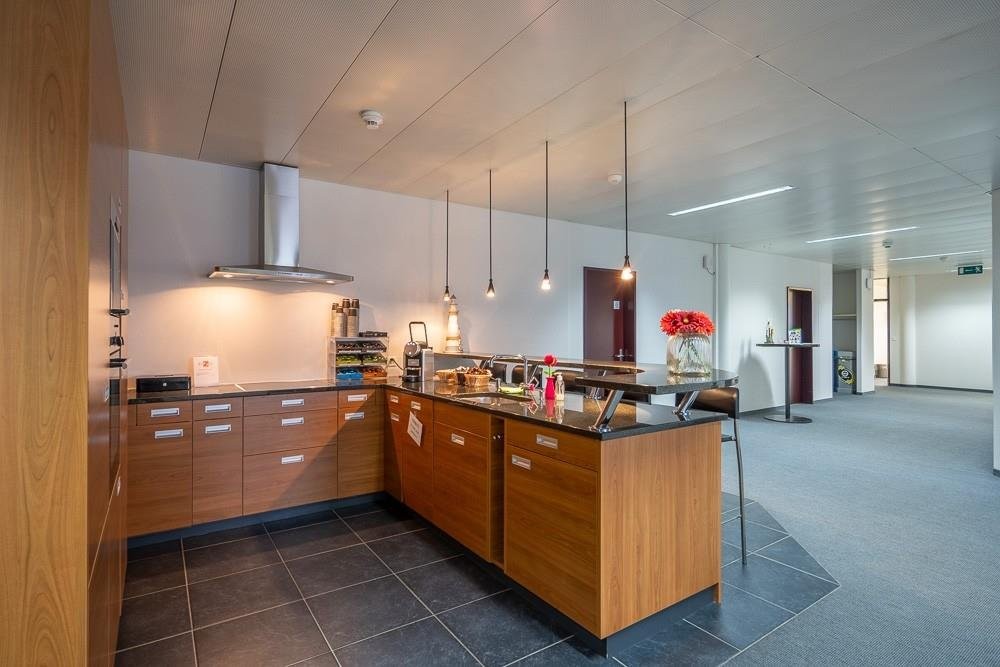 303m² office, photo 9 of 10