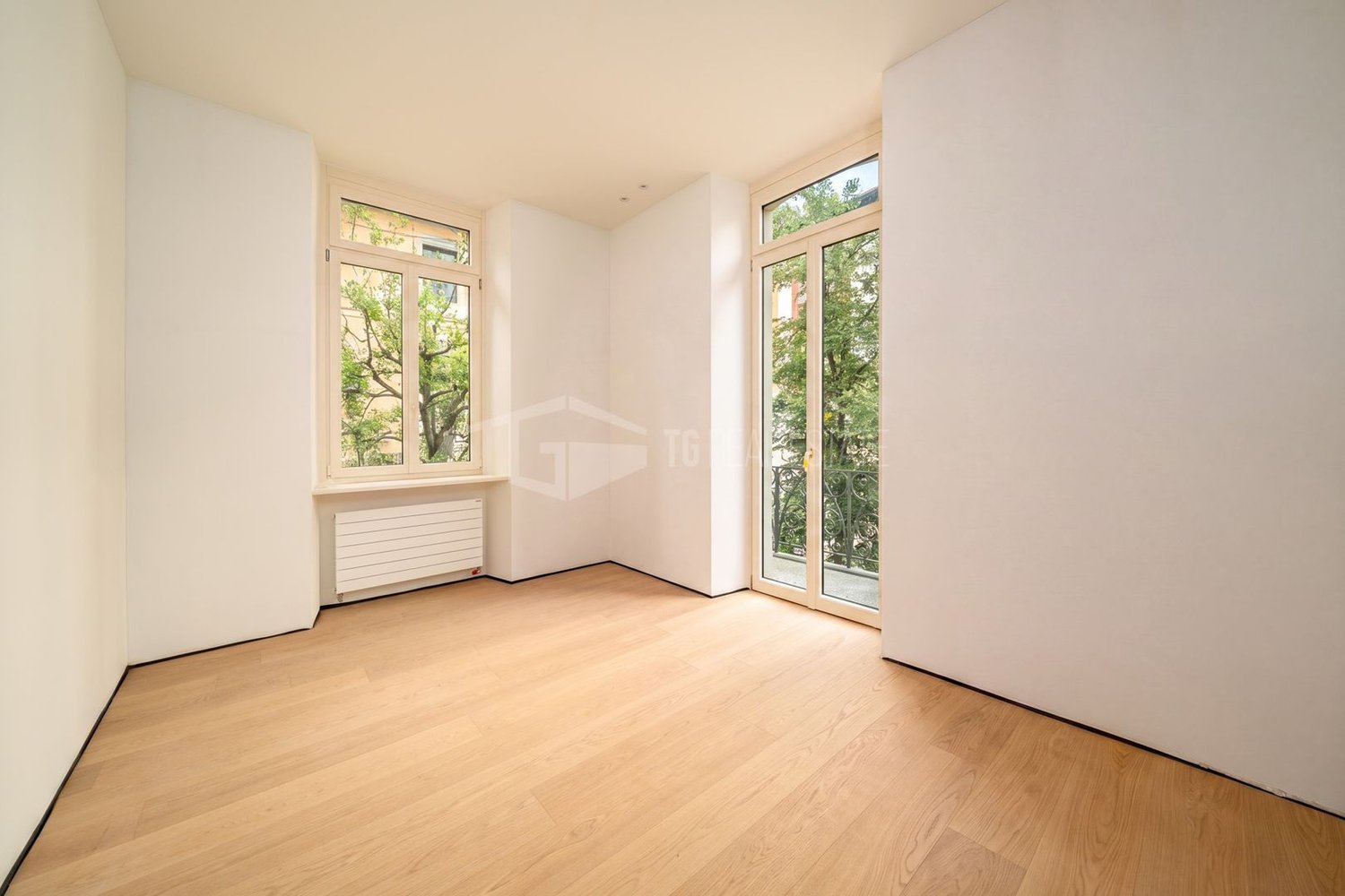 5 rooms apartment