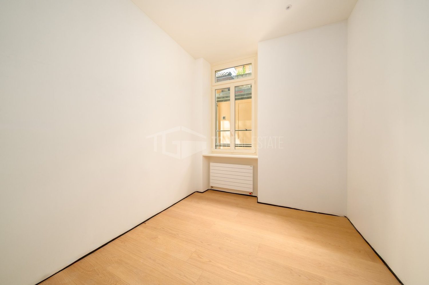5 rooms apartment