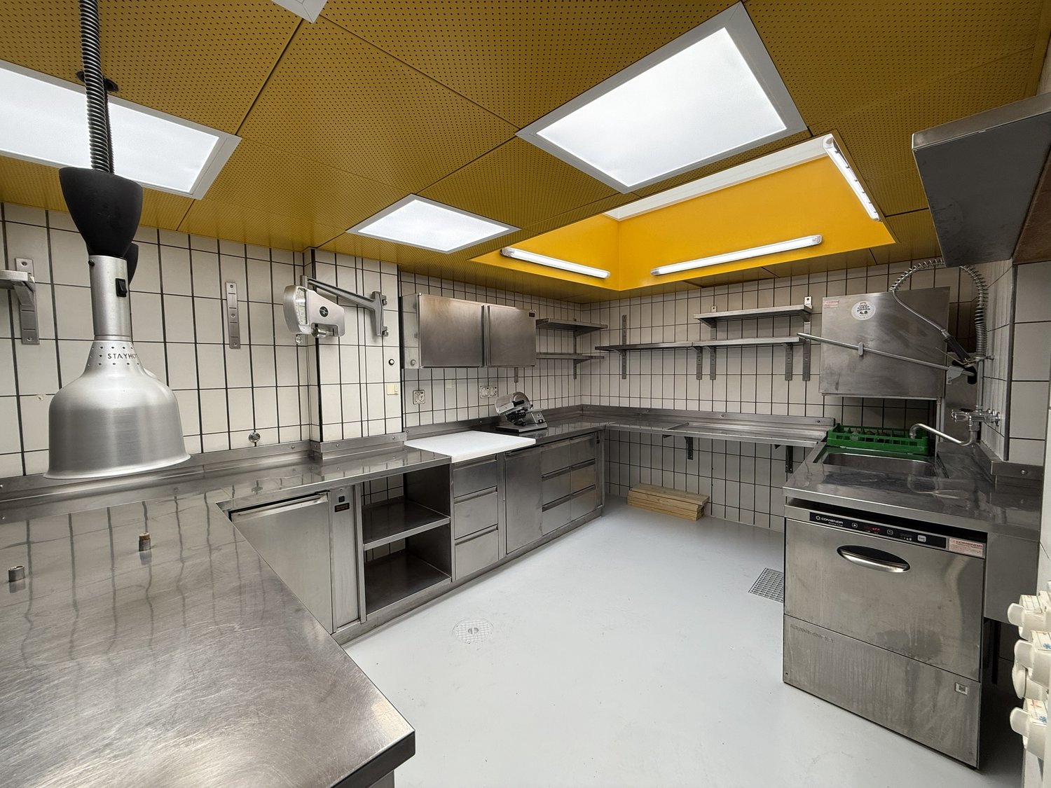 138m² restaurant, photo 3 of 10