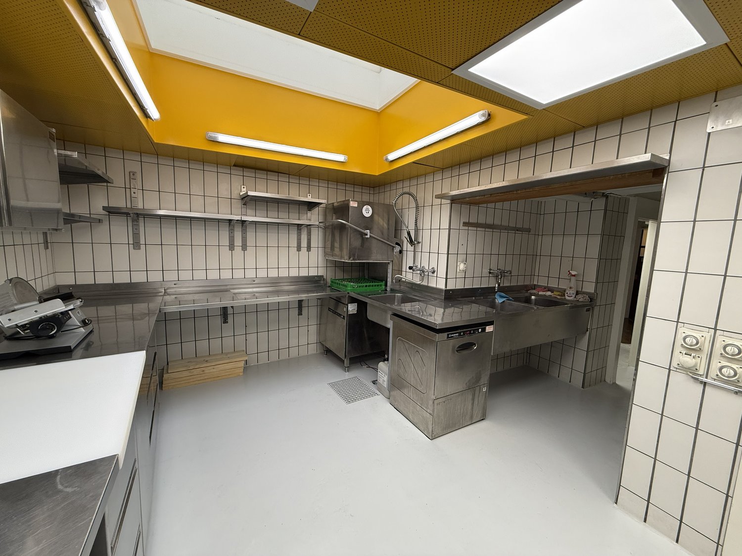 138m² restaurant, photo 4 of 10