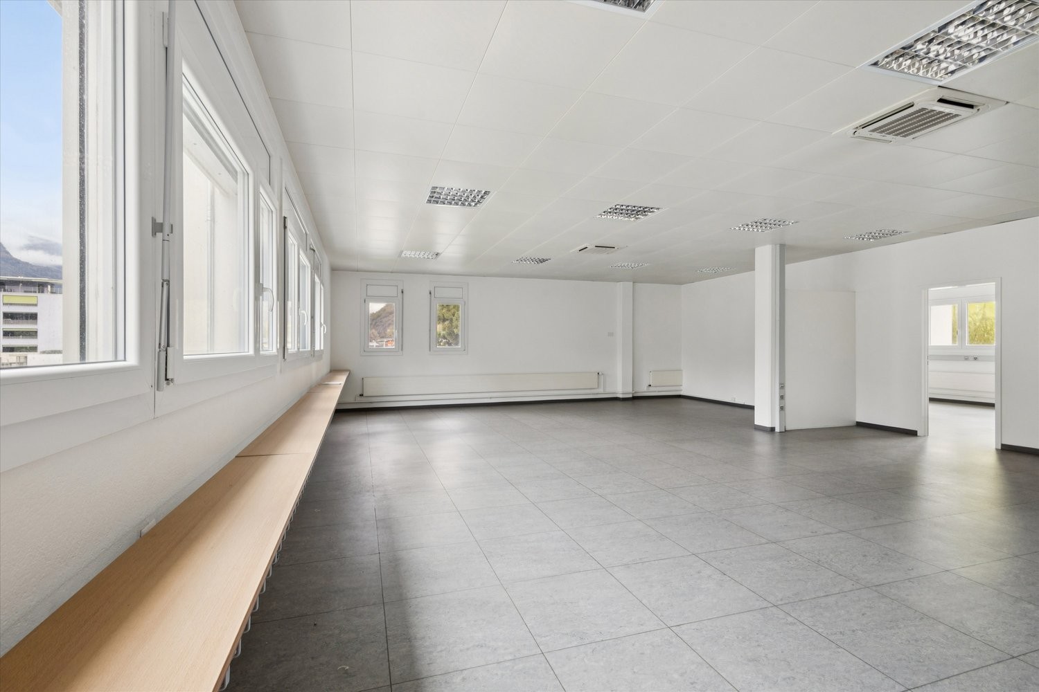 201m² office