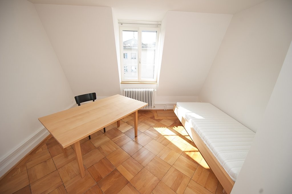 1 room furnished flat, photo 3 of 9