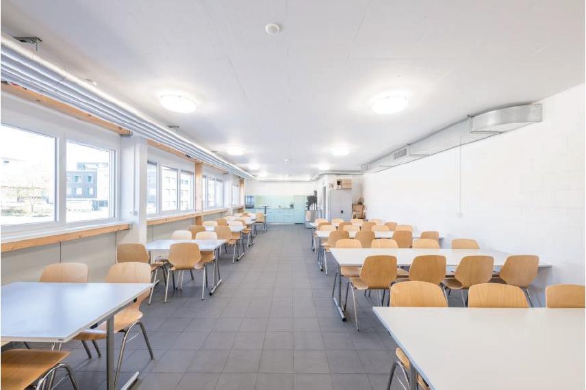 2390m² commerciale