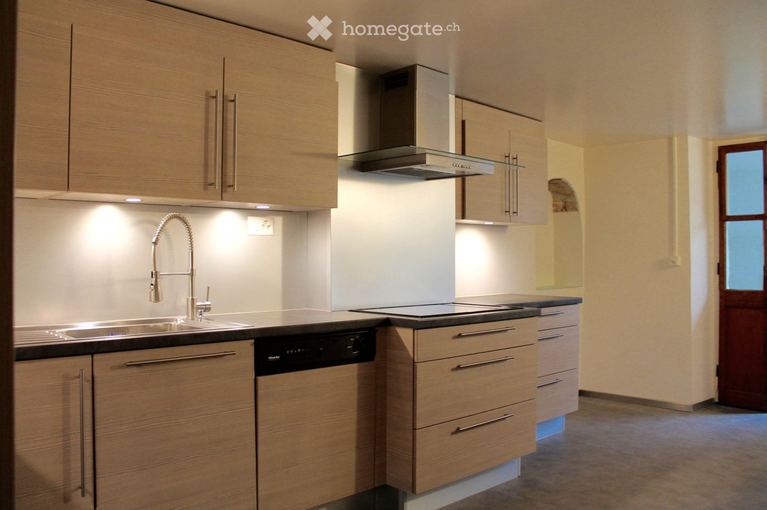 6 rooms apartment