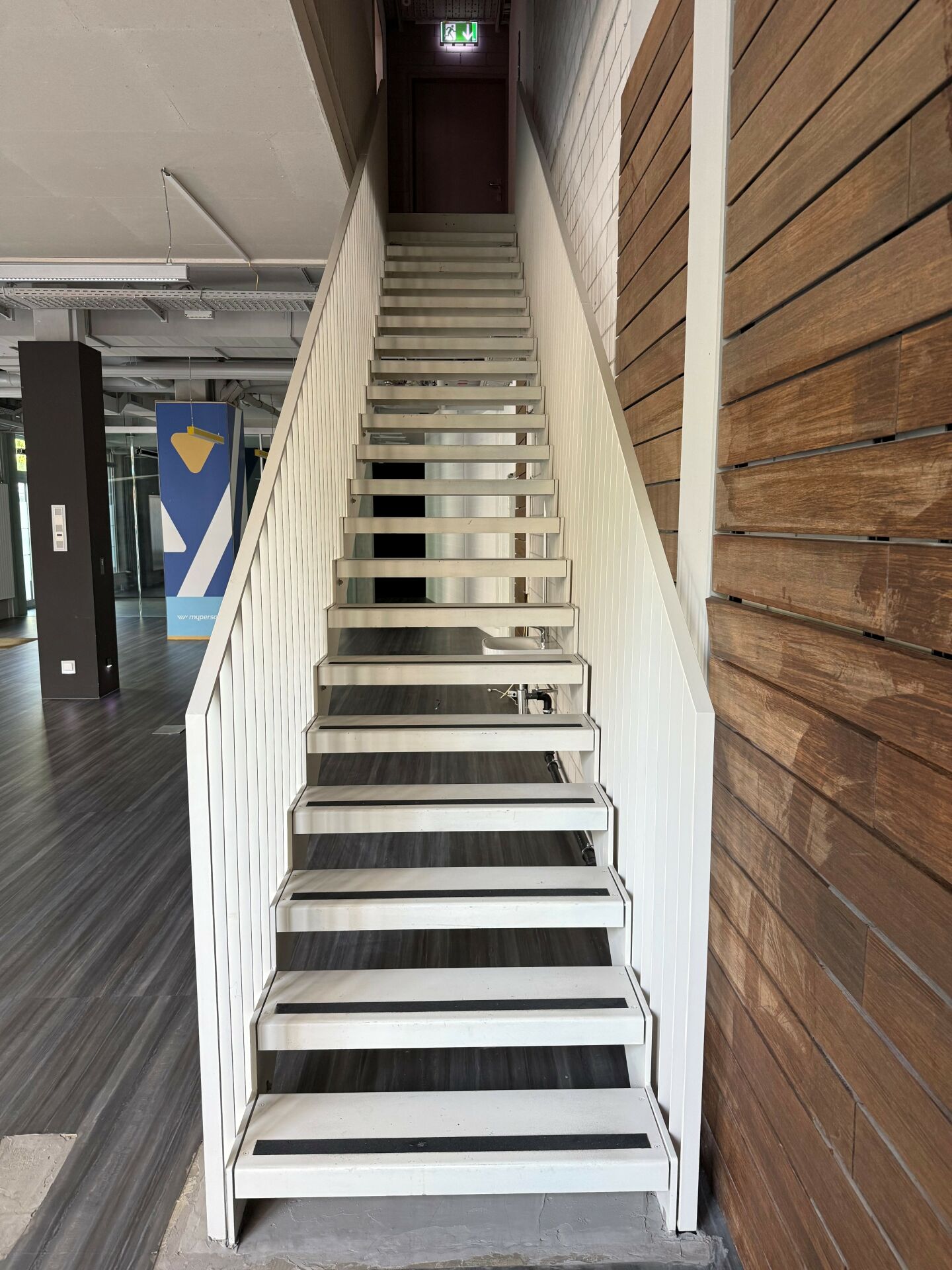 230m² commercial, photo 9 of 10