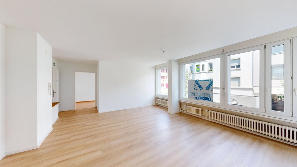 93m² commercial, photo 1 of 10