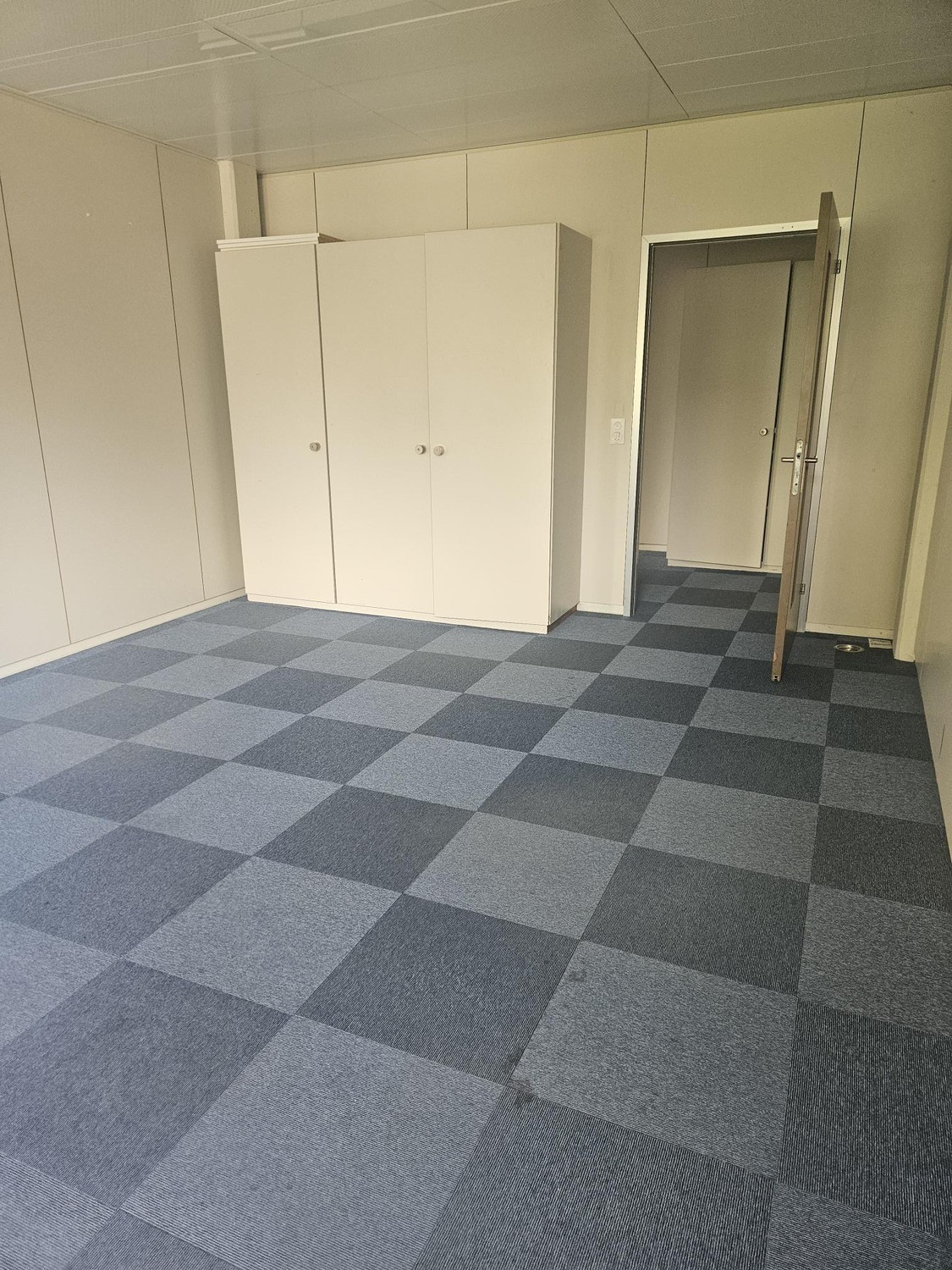 Office, photo 4 of 7