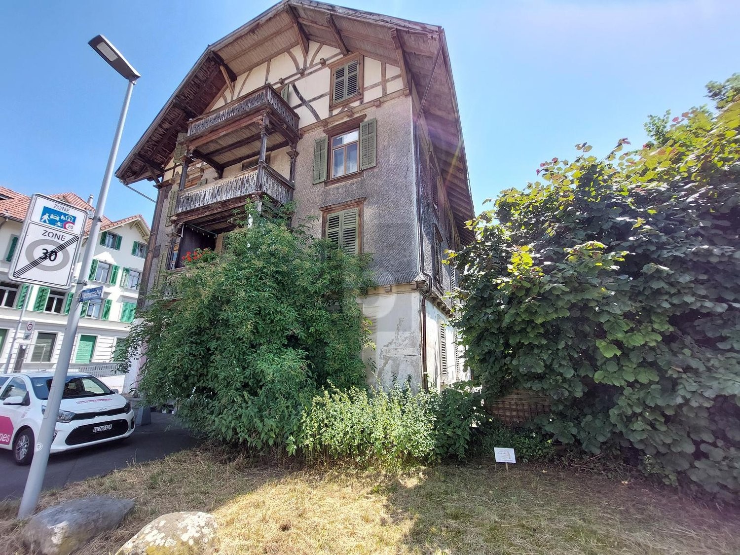 18 rooms multi family house, photo 1 sur 4