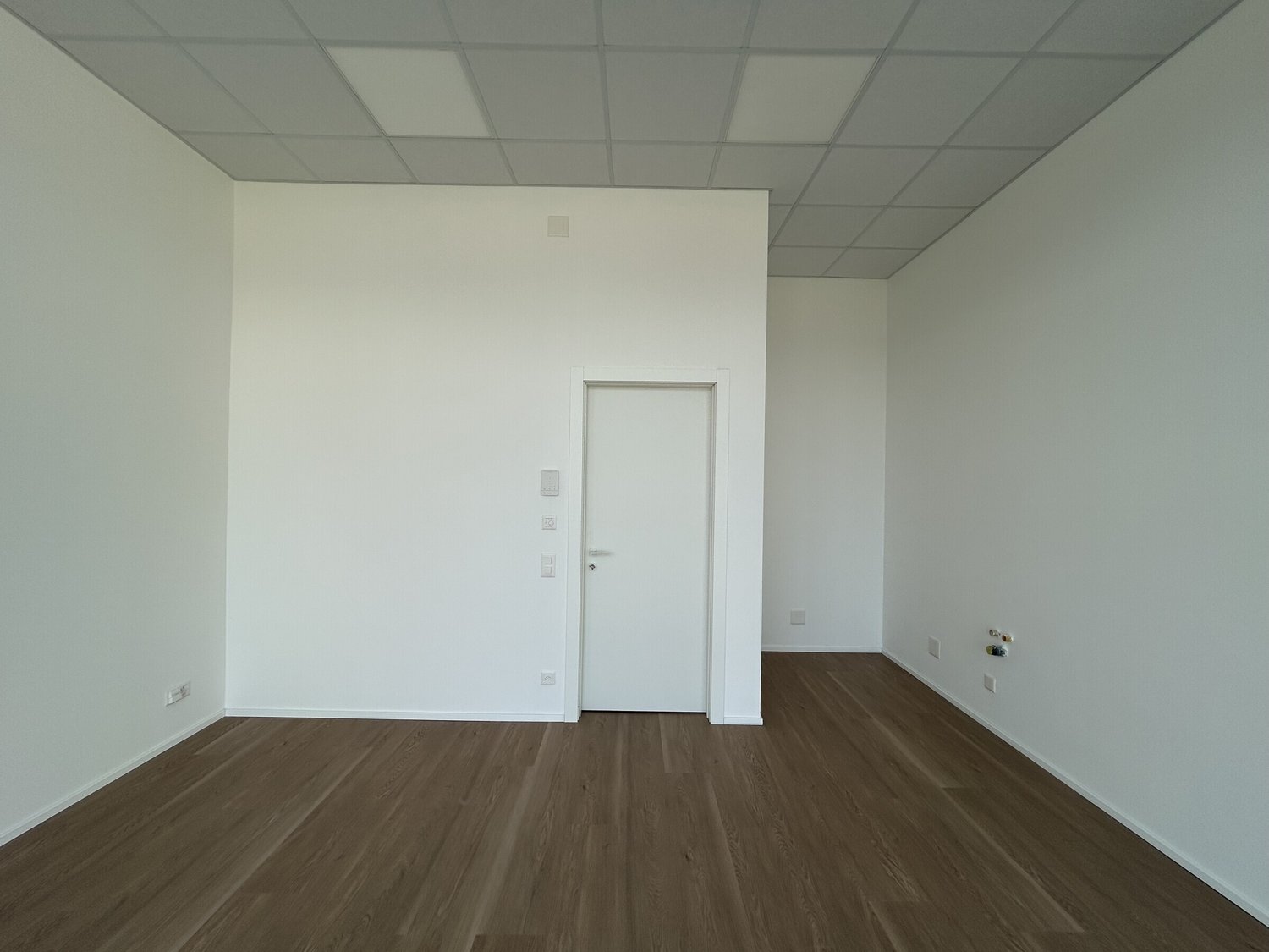 35m² shop, photo 4 of 9