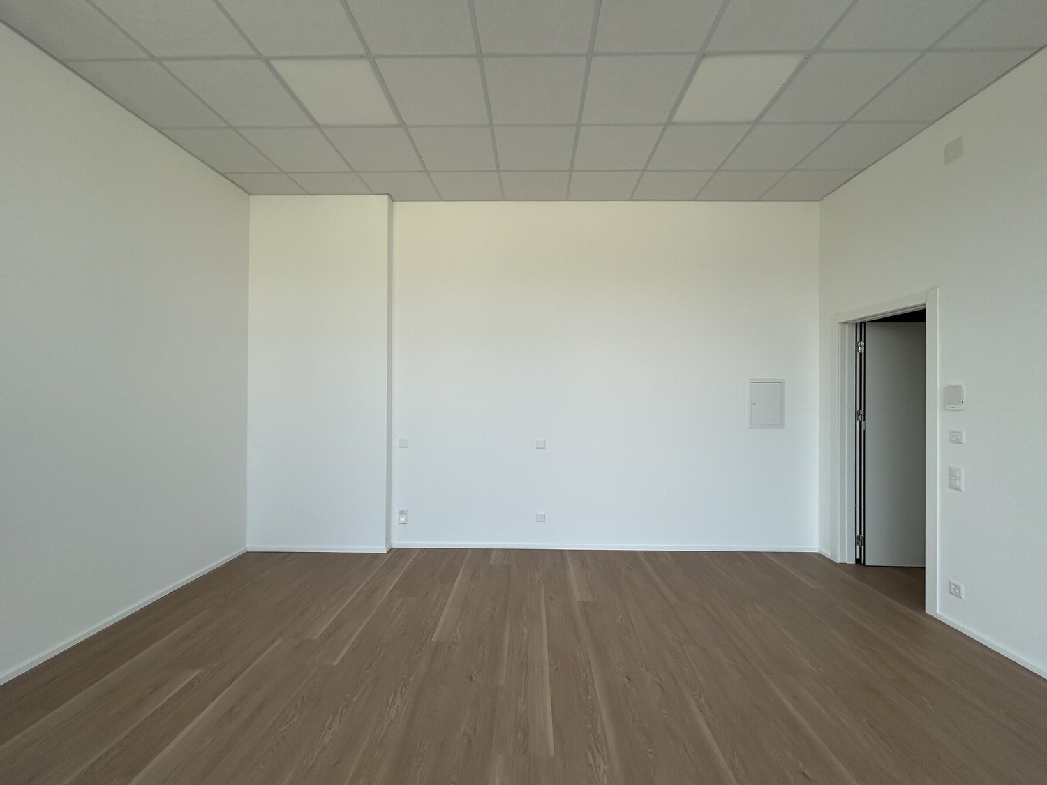 35m² shop, photo 5 of 9