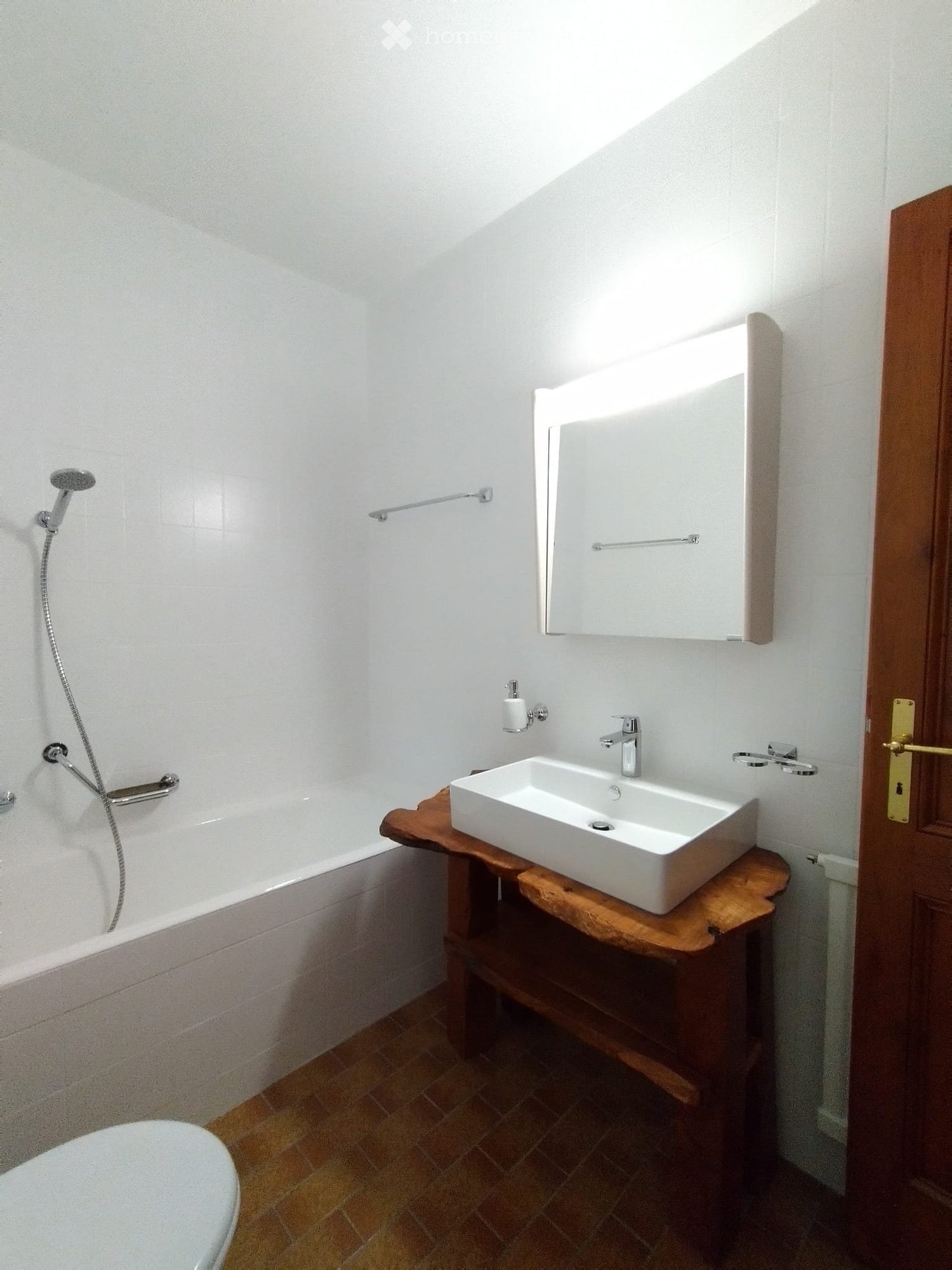 5 rooms apartment