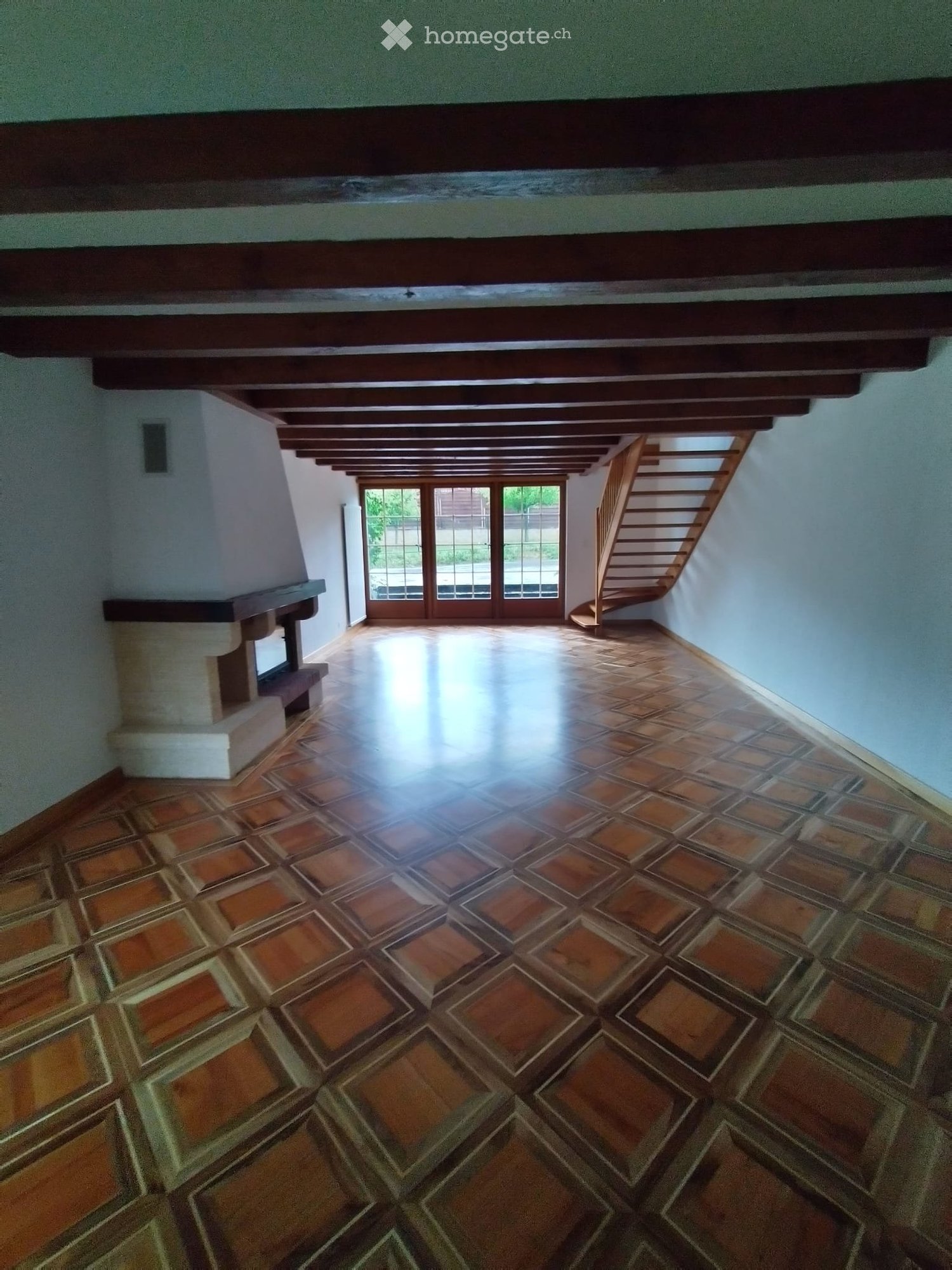 5 rooms apartment