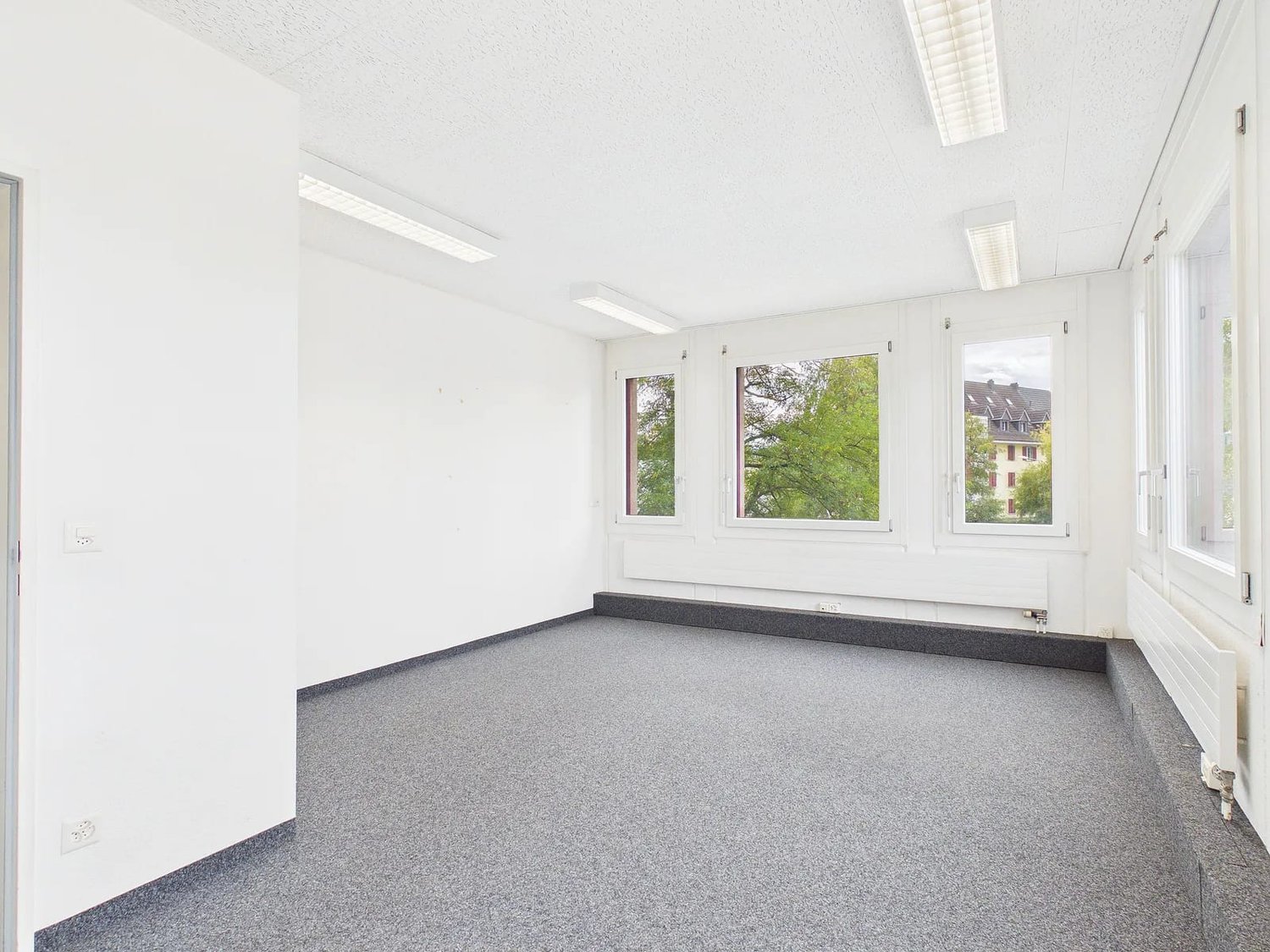 34m² commercial