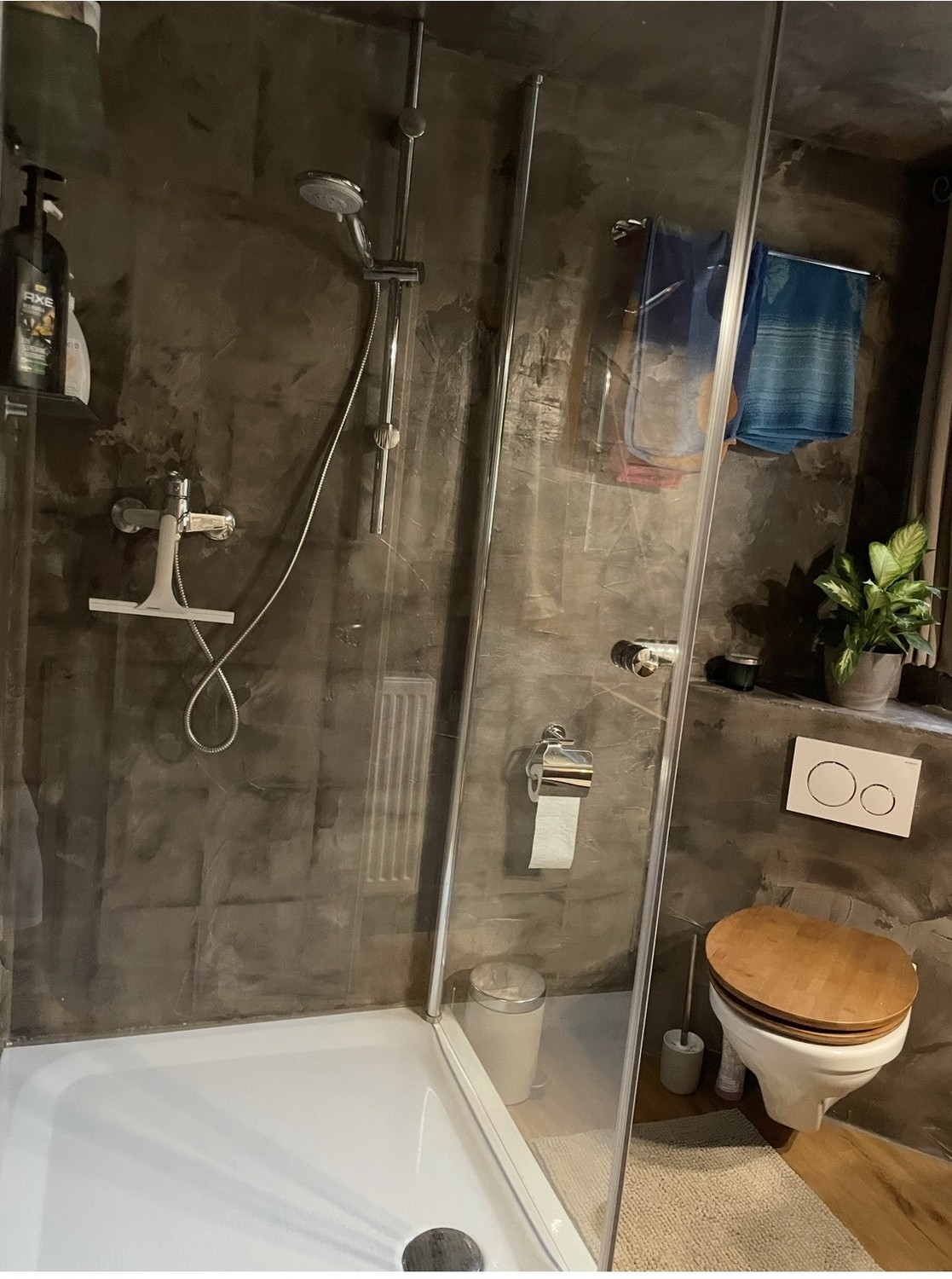 Renovierte 7,5-Zimmer-Wohnung