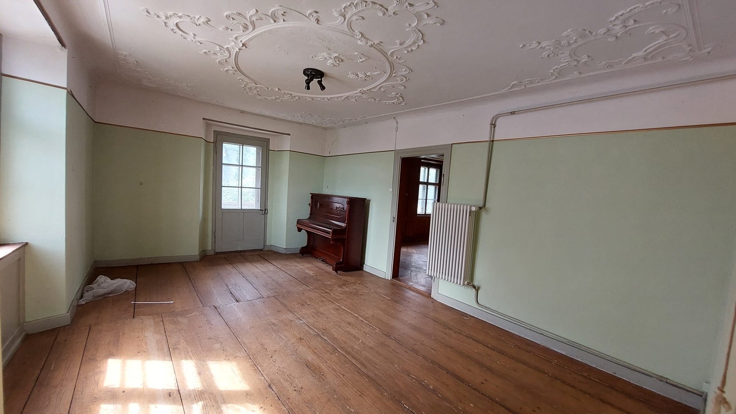 10 rooms single house