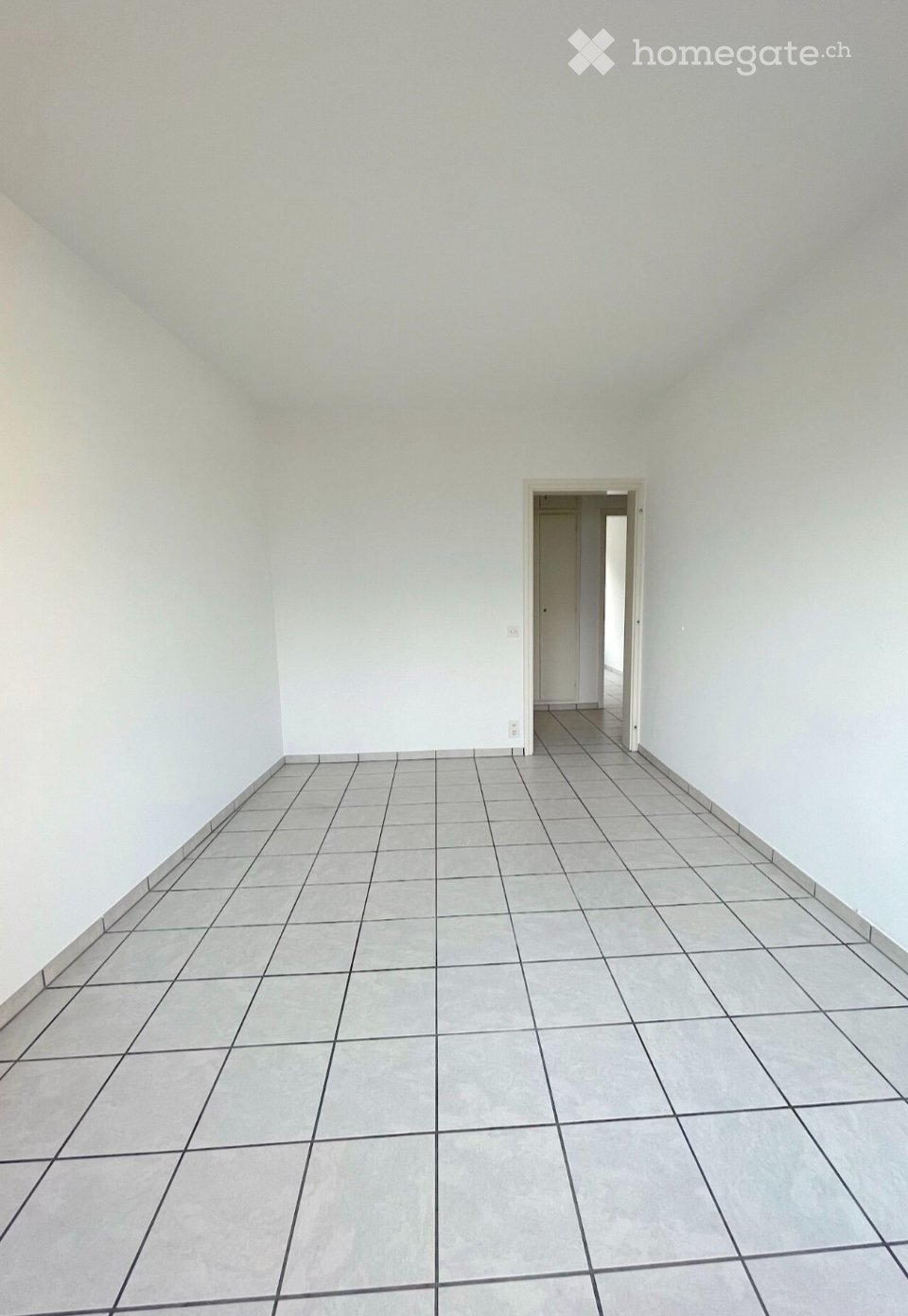 3 ½ room apartment

3.5 room apartment for rent with separate kitchen, two bedrooms and 1 bathroom with shower.

All-inclusive monthly rent 1100.- per month

Municipal parking spaces available near the property.

Interested parties call the number 079.401.47.42, photo 5 of 5