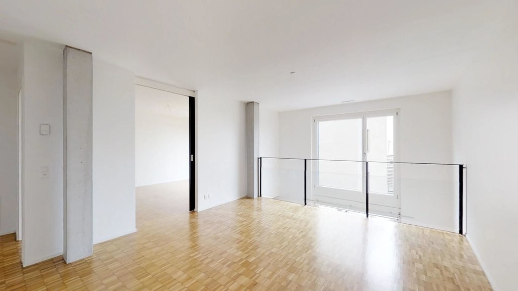 1 room loft, photo 3 of 9