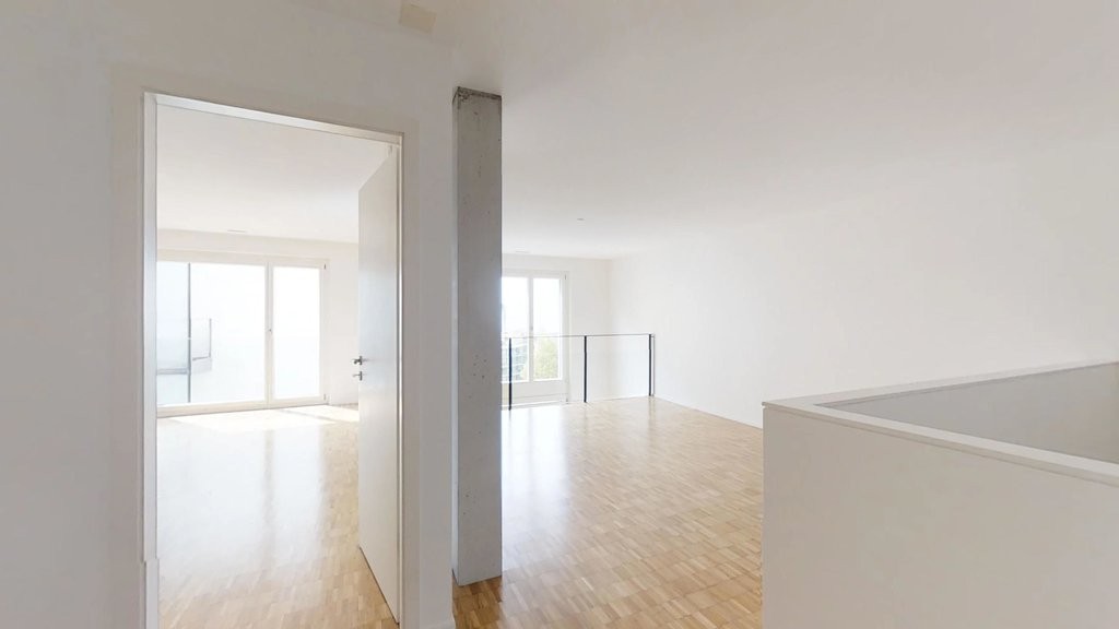 1 room loft, photo 4 of 9