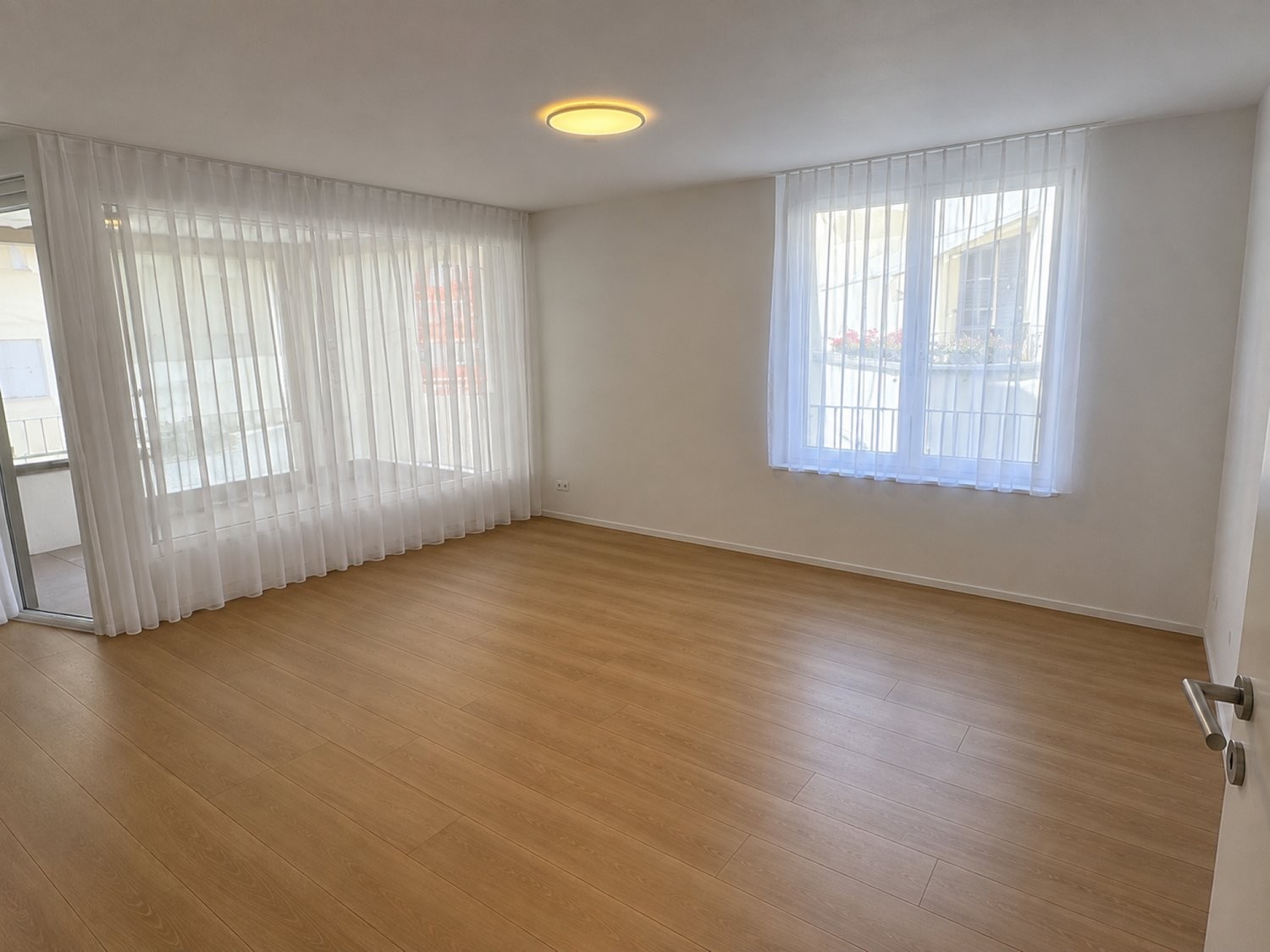 Living / commercial building