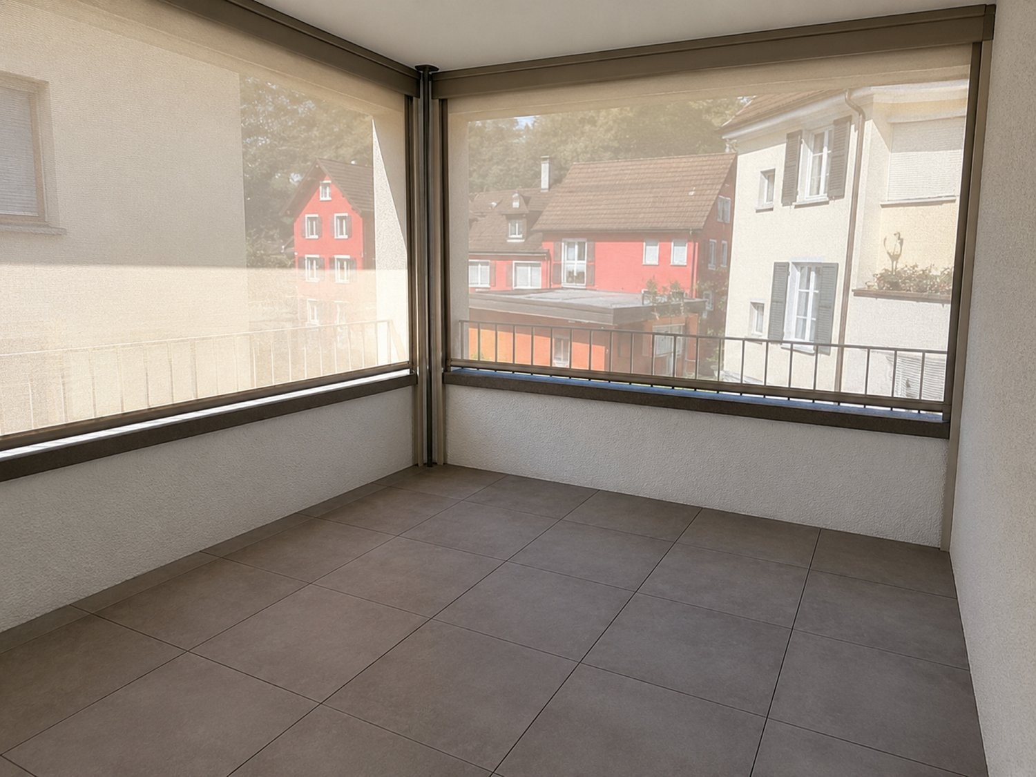 Living / commercial building