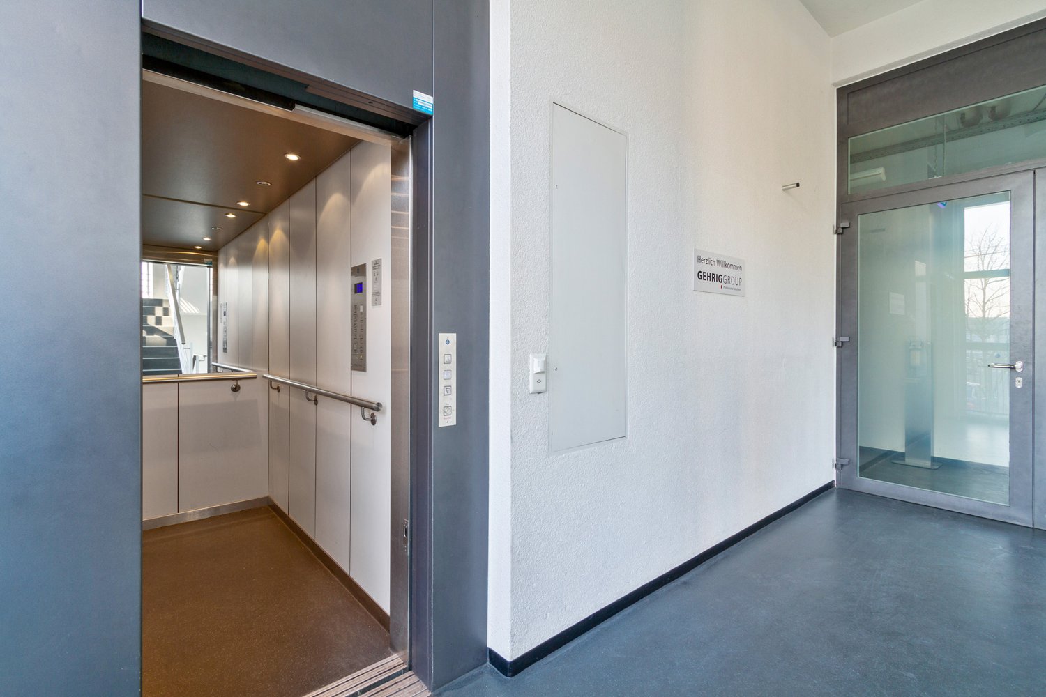 765m² office, photo 9 of 10
