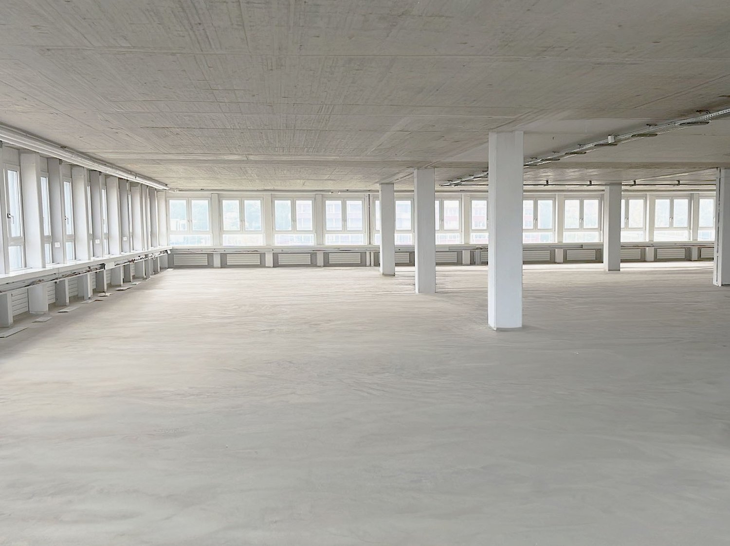 765m² office, photo 3 of 10