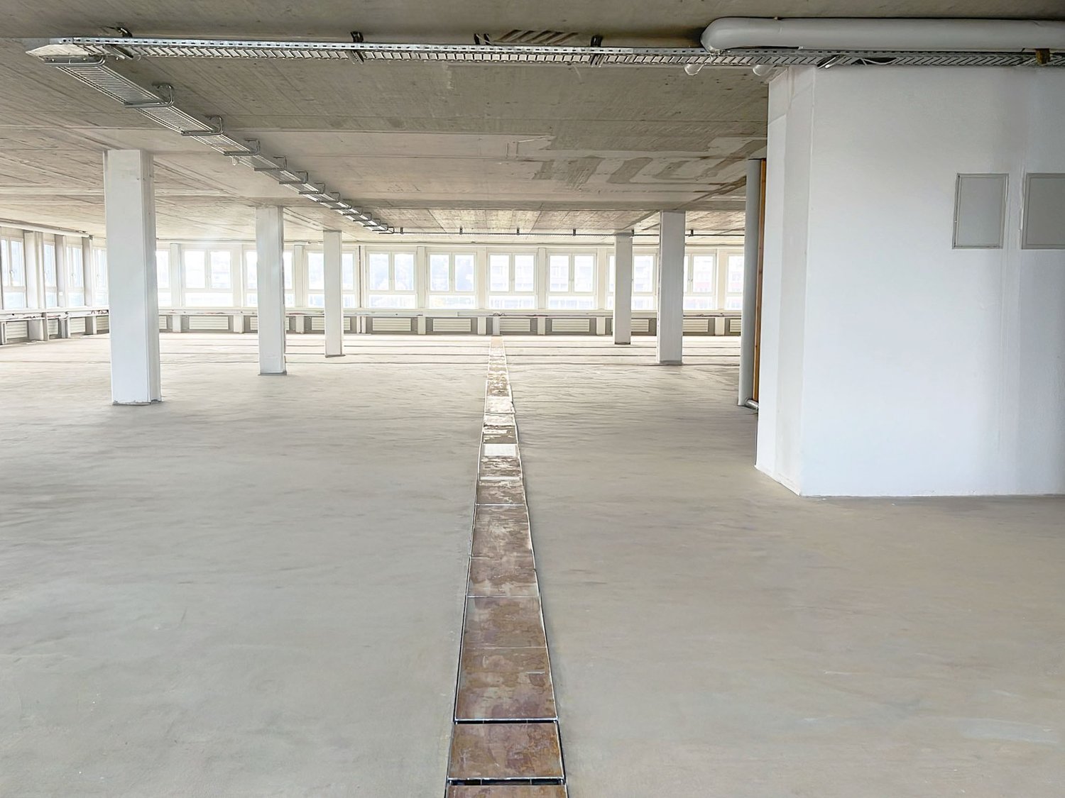 765m² office, photo 7 of 10