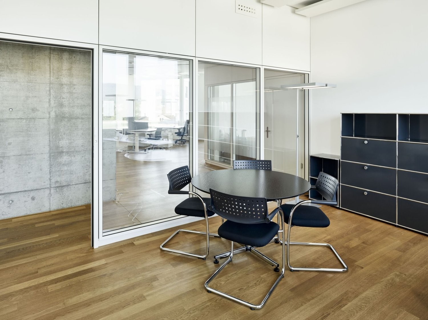 1650m² office, photo 1 of 5