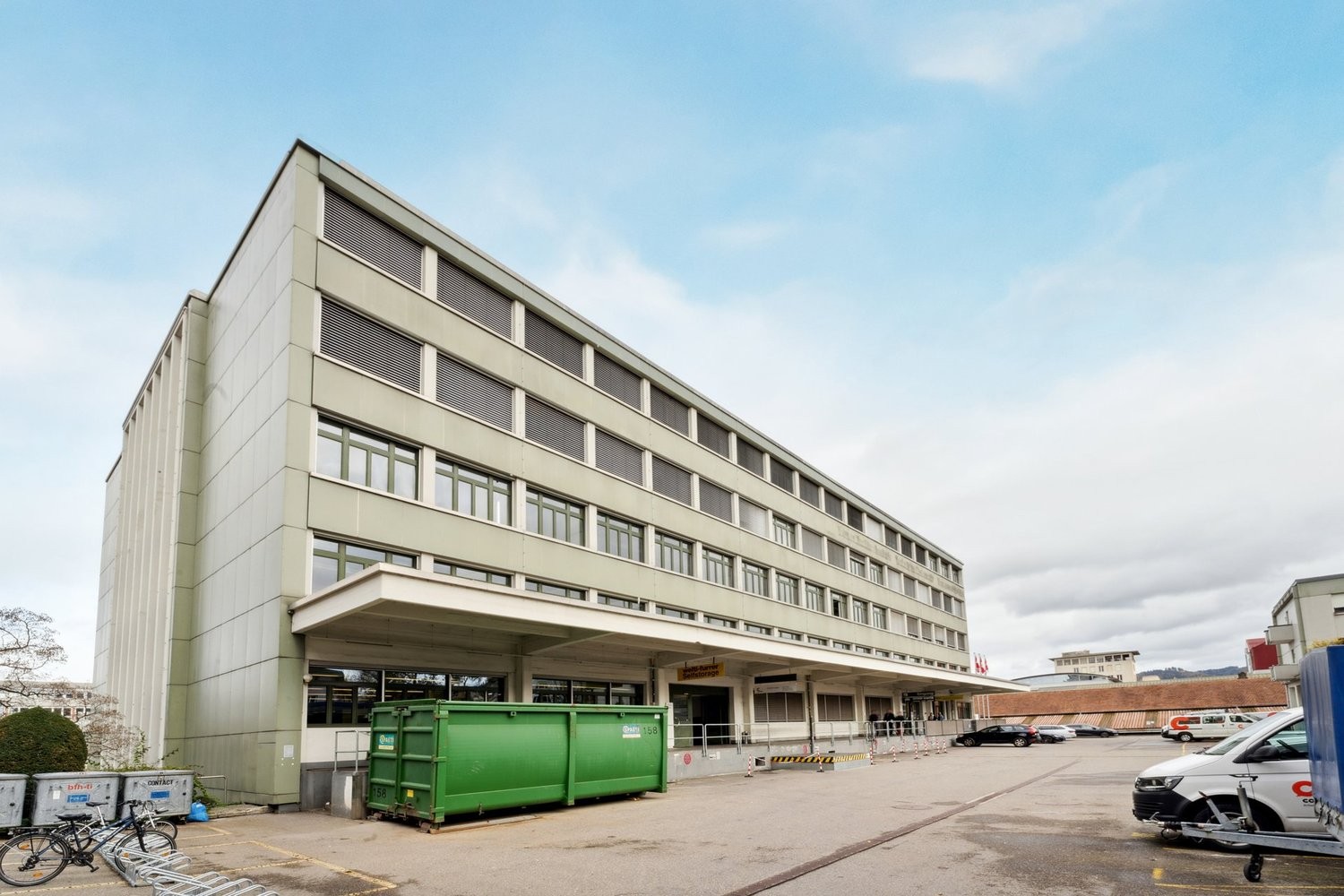300m² office, photo 1 of 7