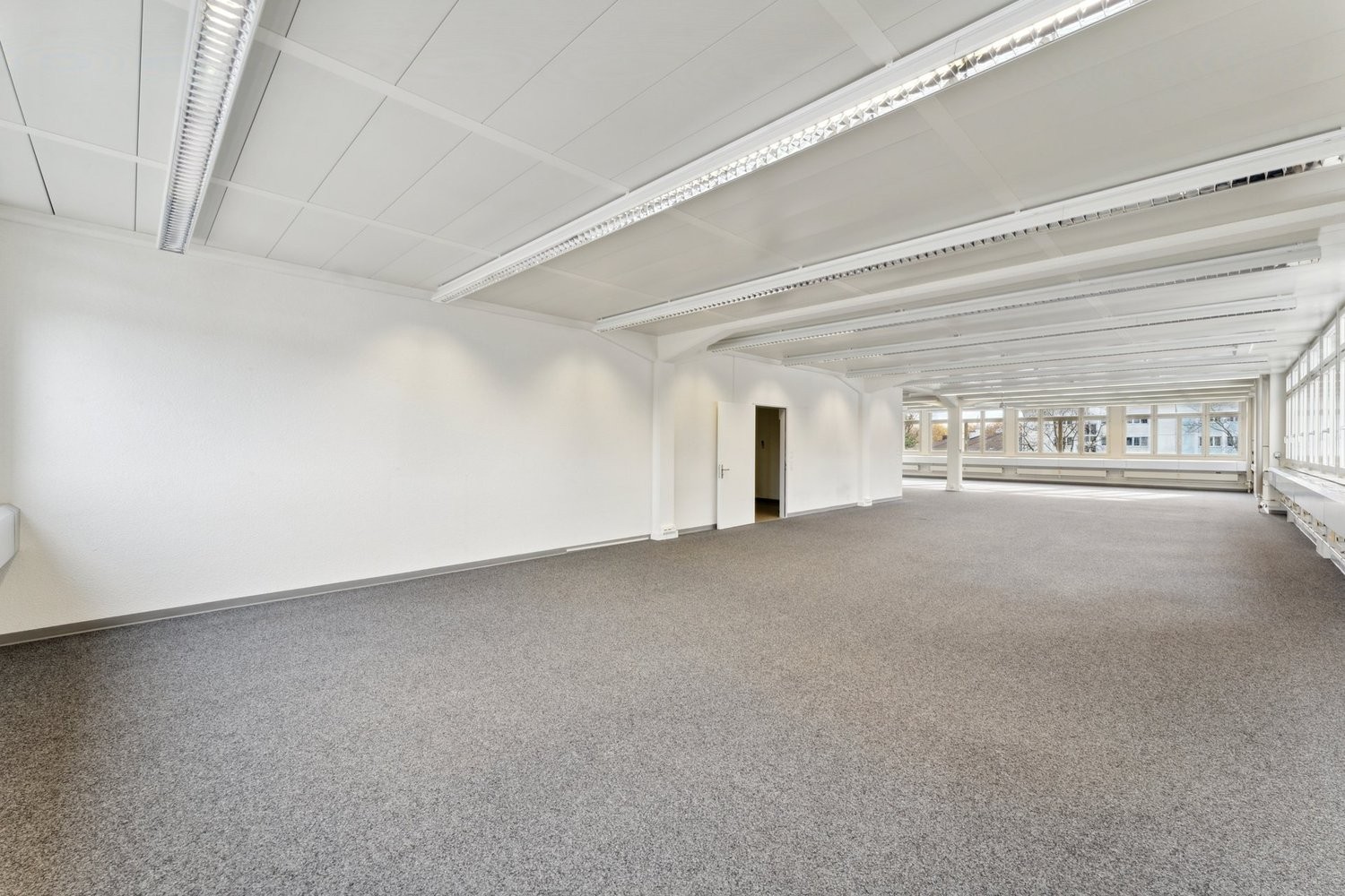 300m² office, photo 3 of 7