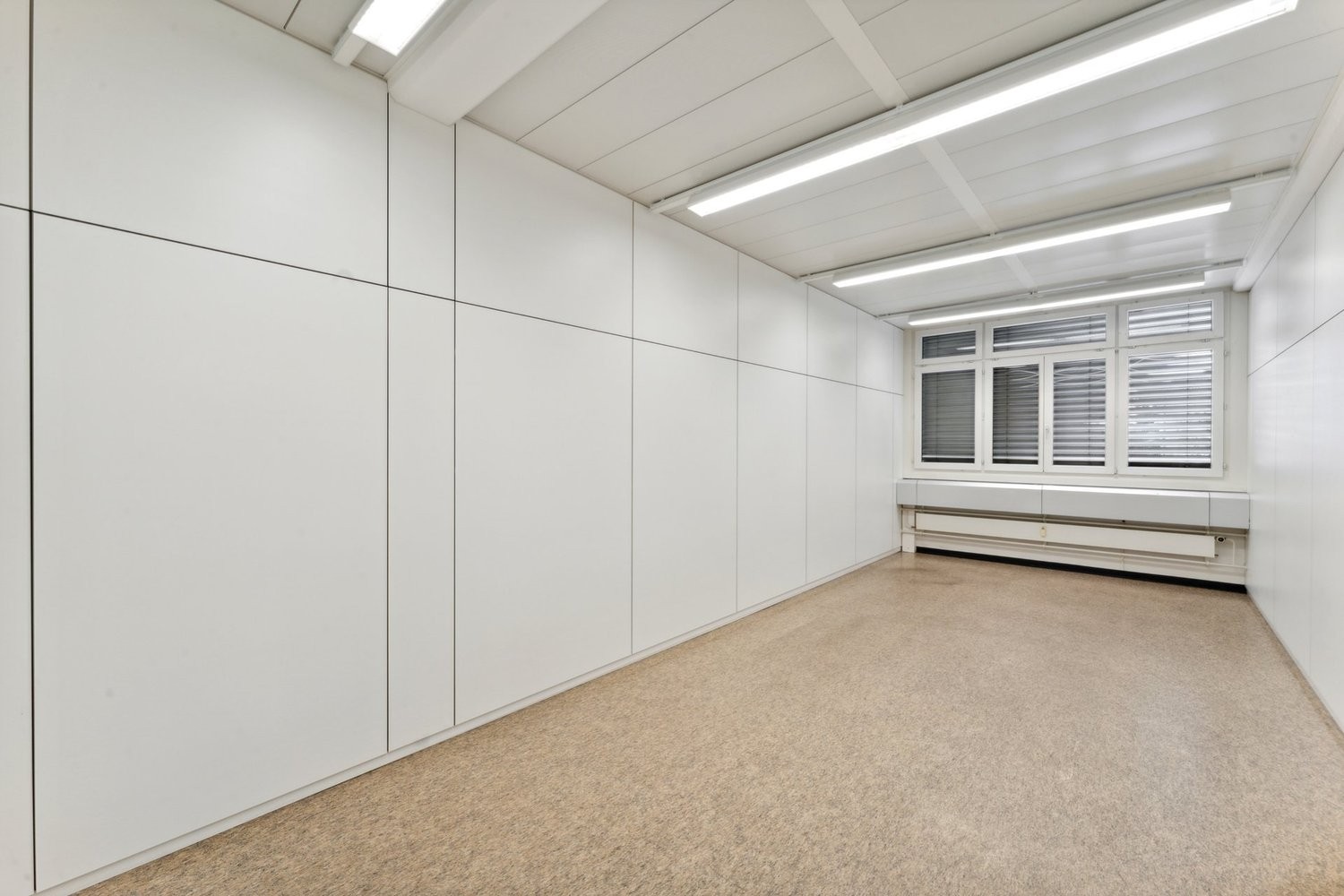 300m² office, photo 5 of 7