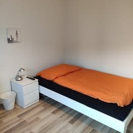 1 room single room, photo 1 of 5