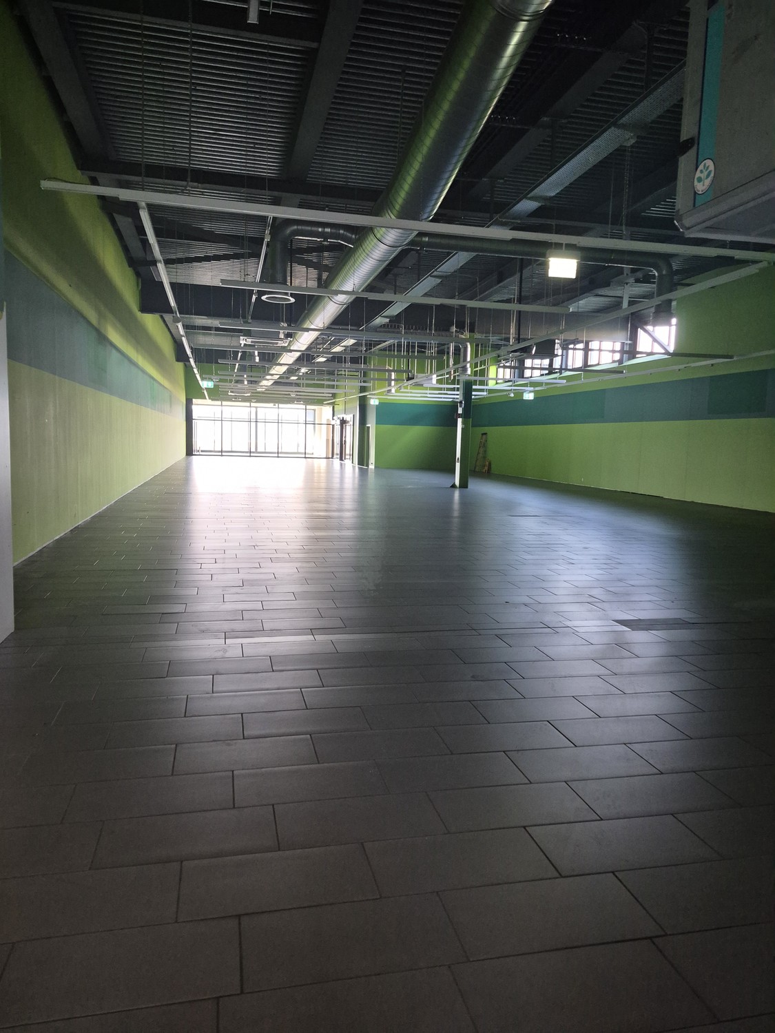 2486m² commercial, photo 6 of 10