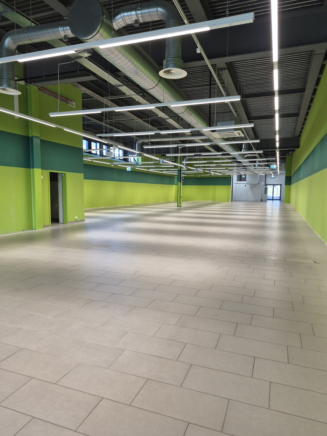 2486m² commercial, photo 5 of 10