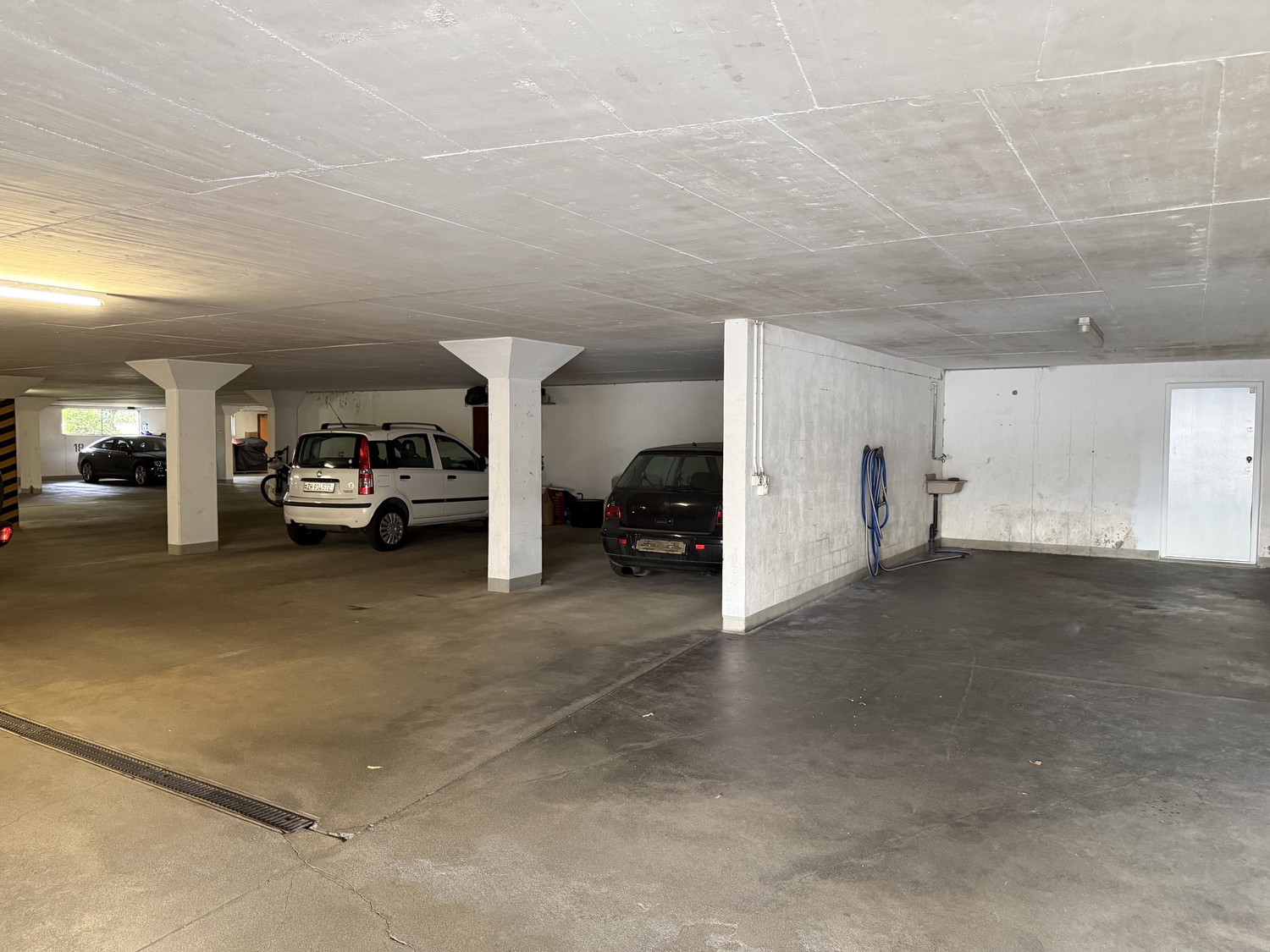Underground slot, photo 1 of 3