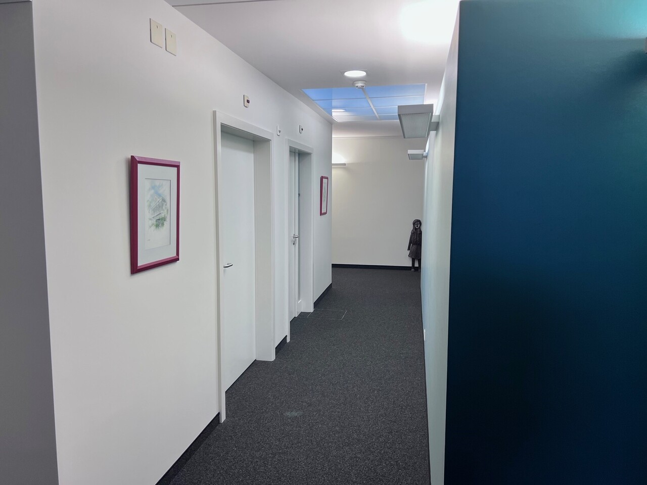 1410m² office